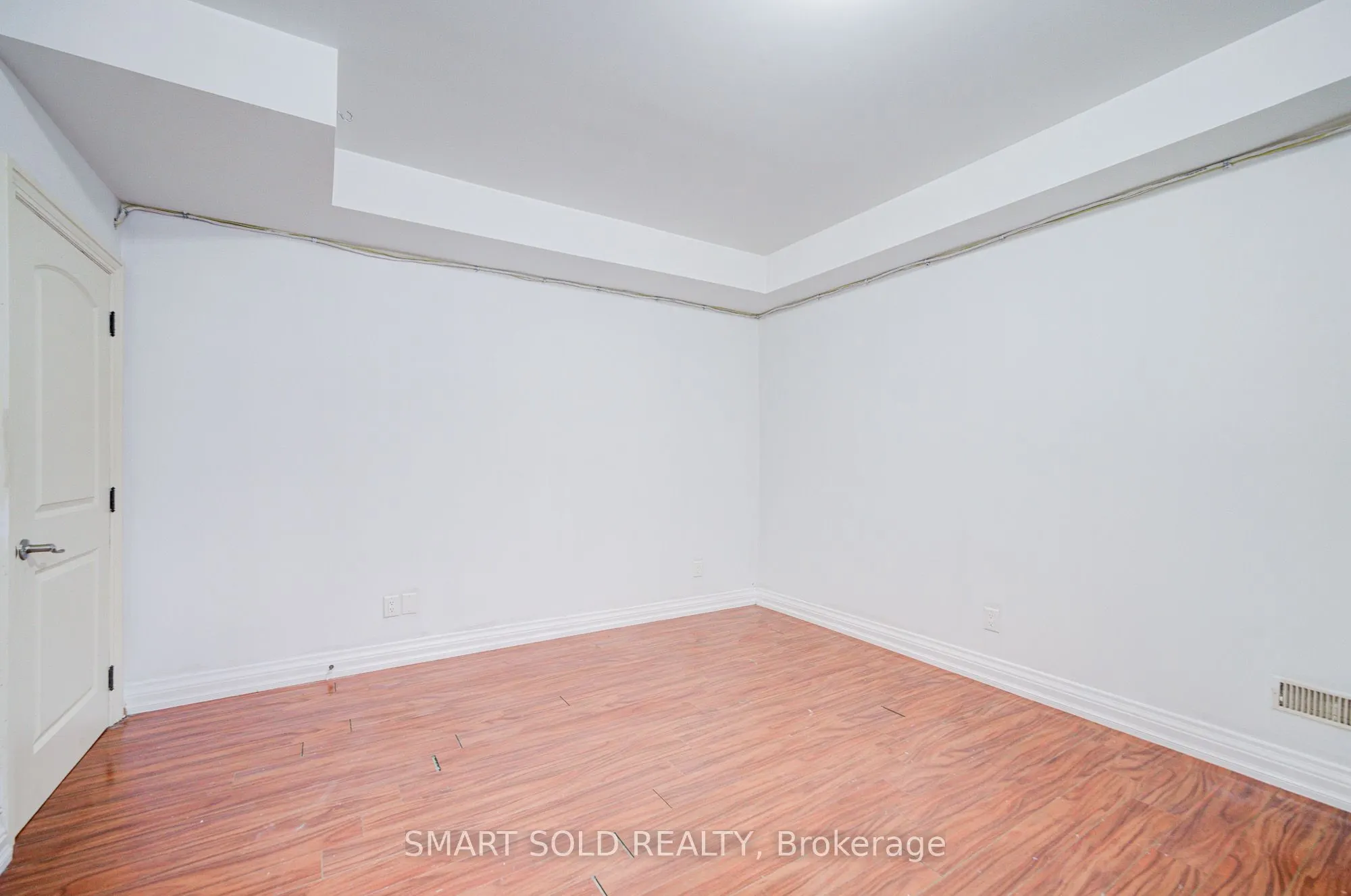 213 Maplehurst Avenue #Lower