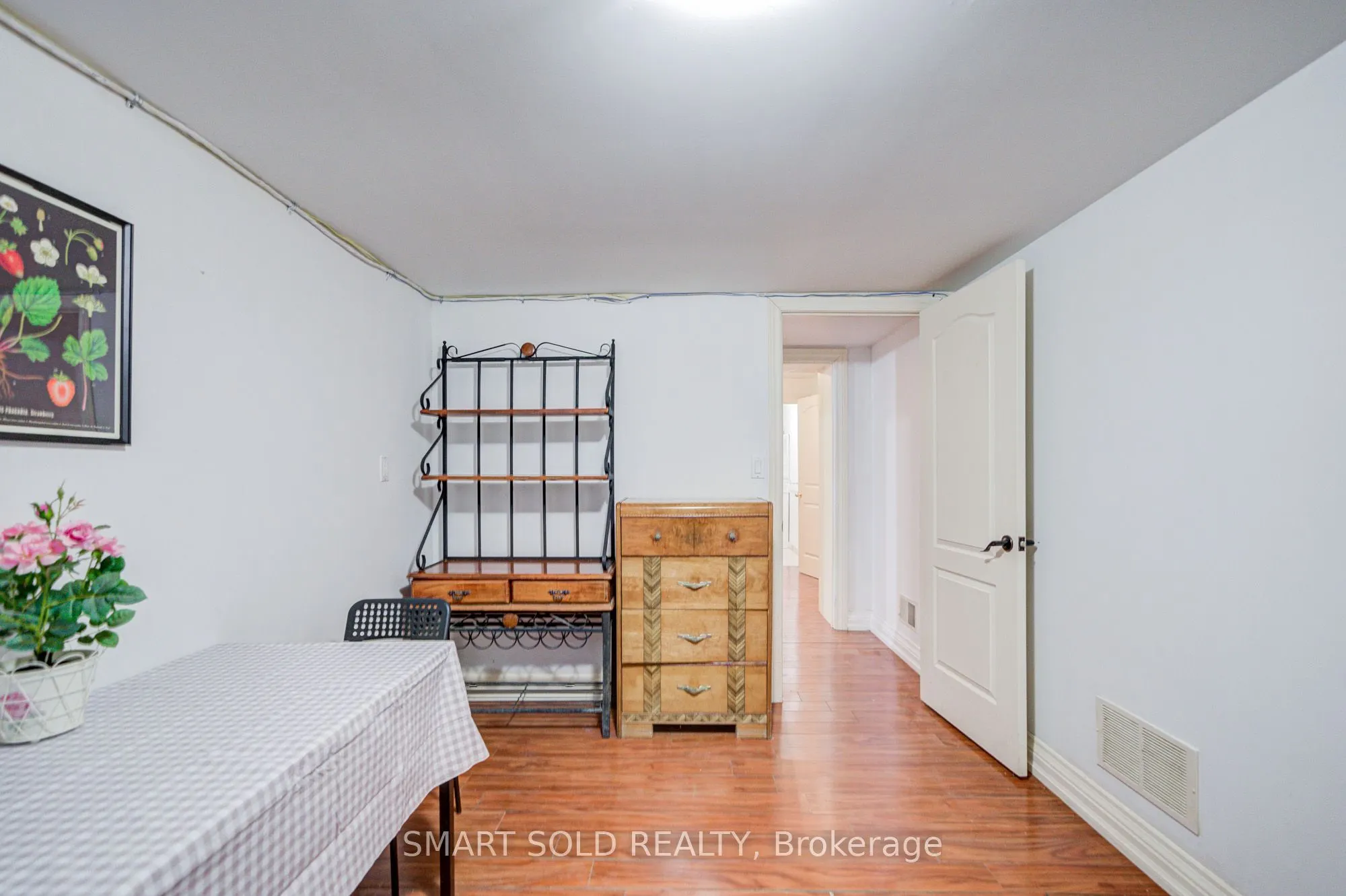 213 Maplehurst Avenue #Lower