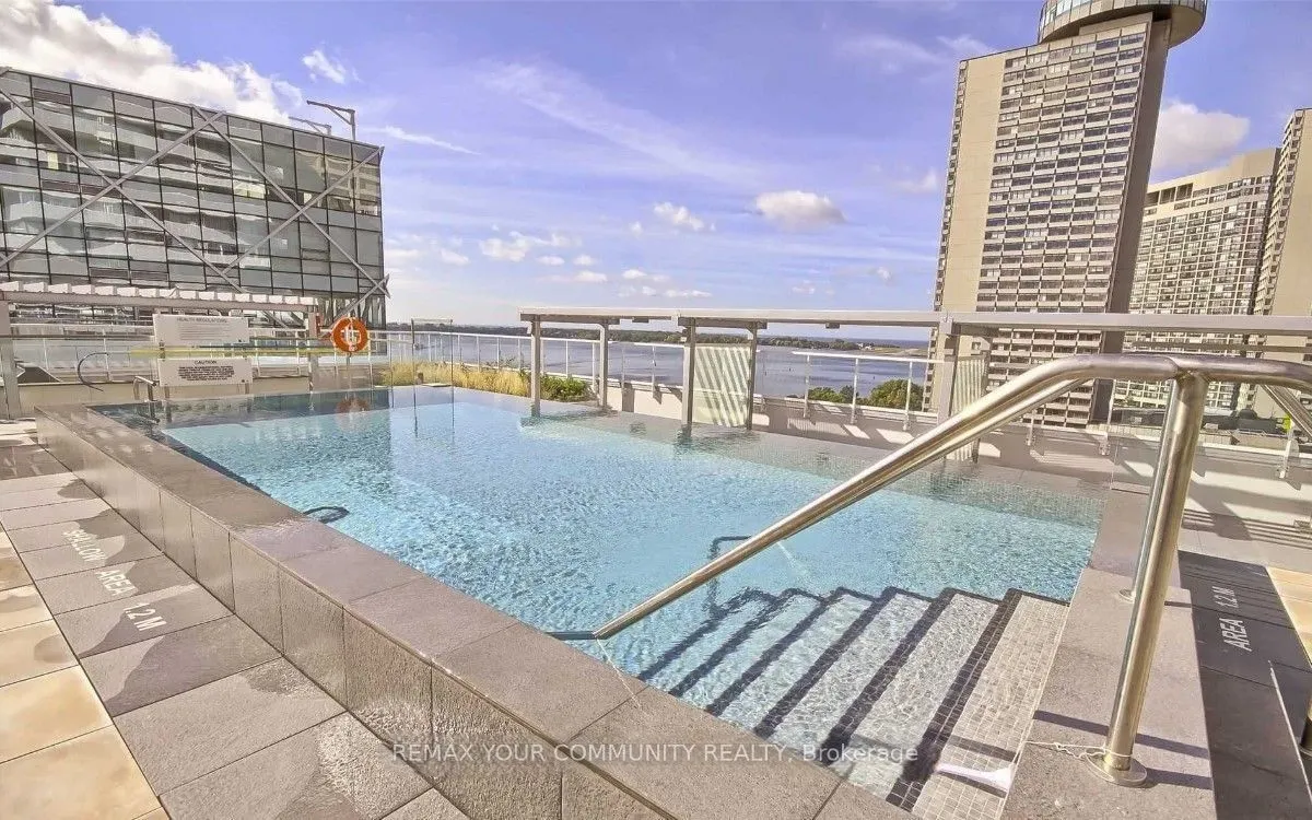 15 Queens Quay E #408