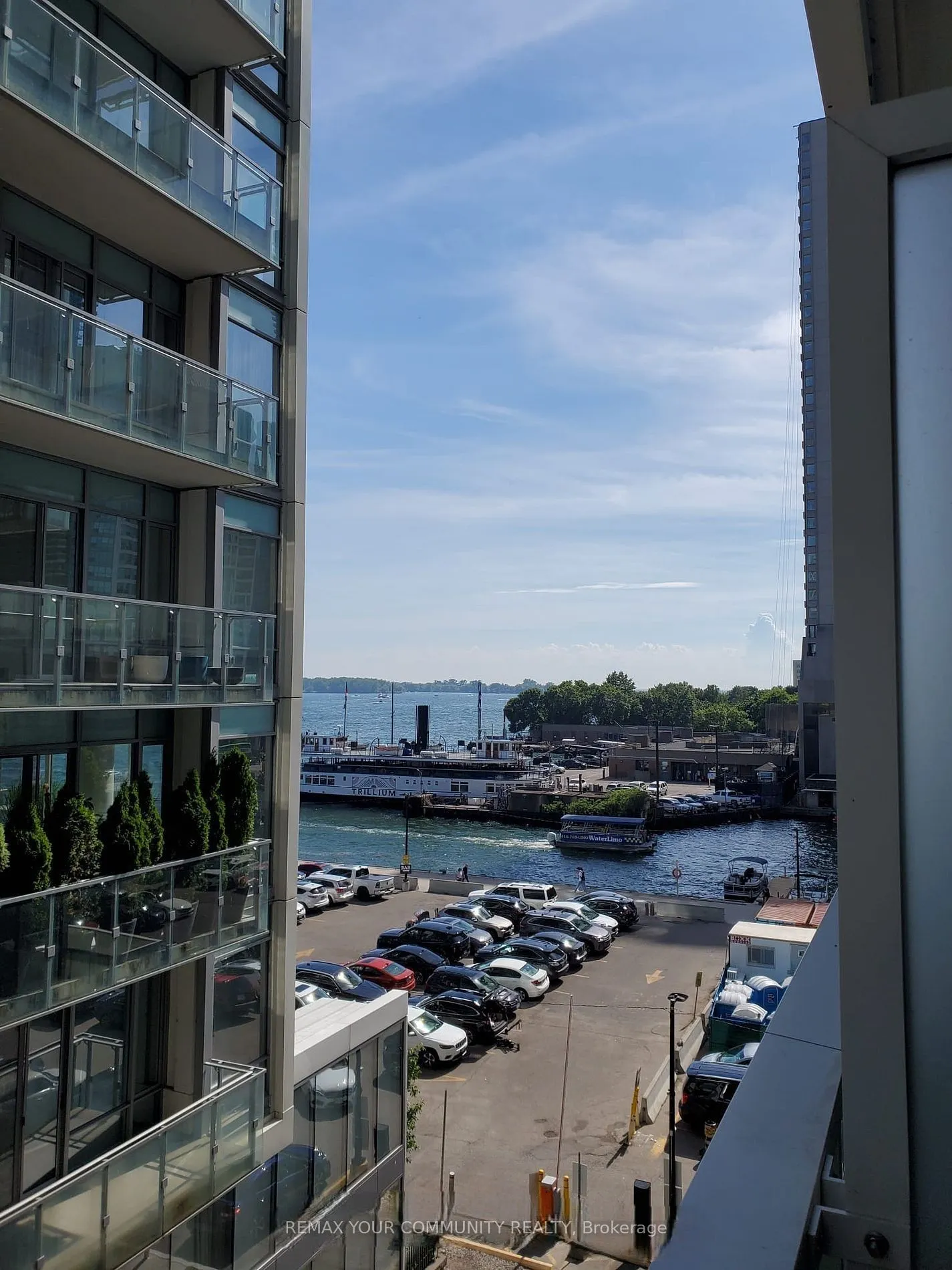 15 Queens Quay E #408