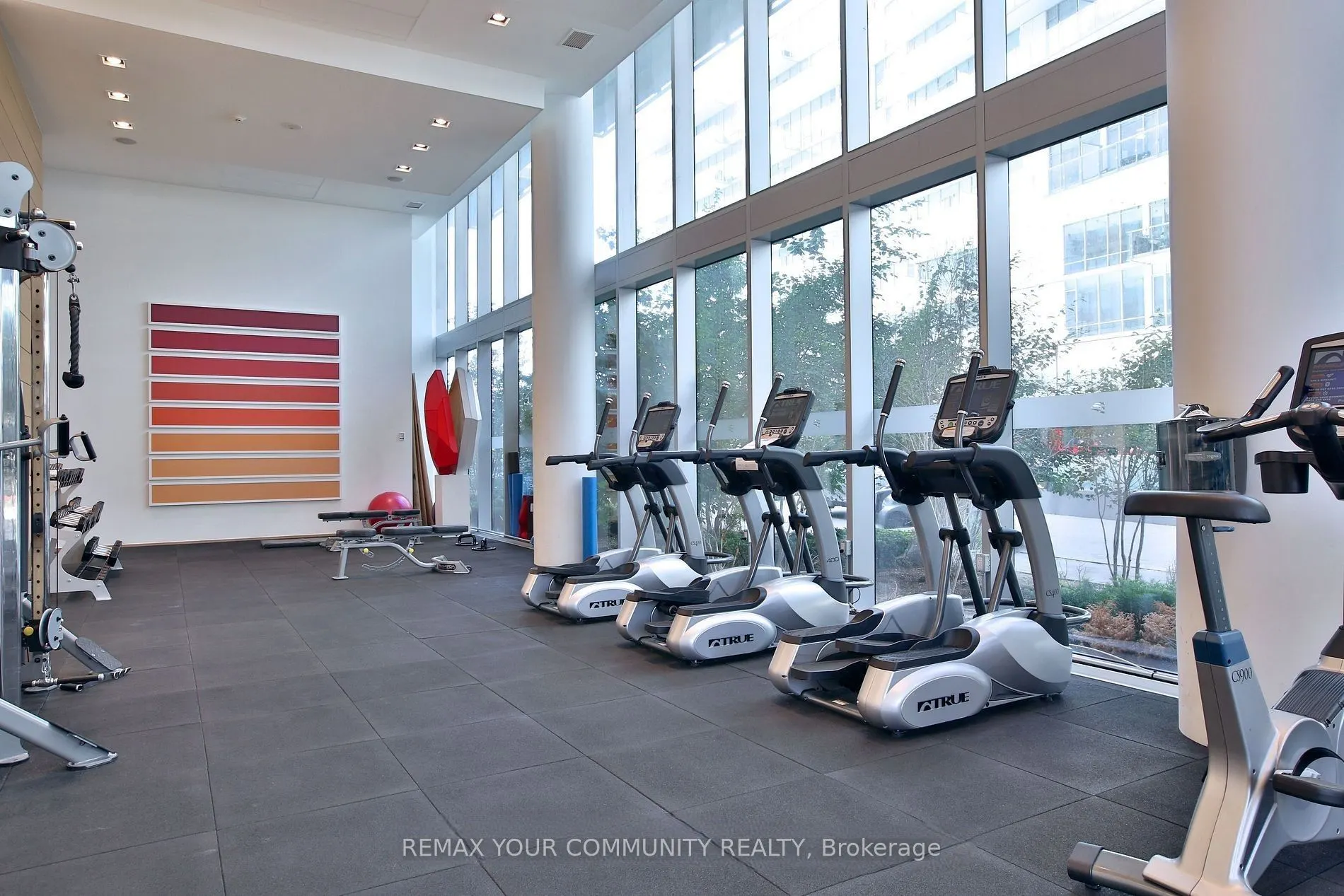 29 Queens Quay E #918