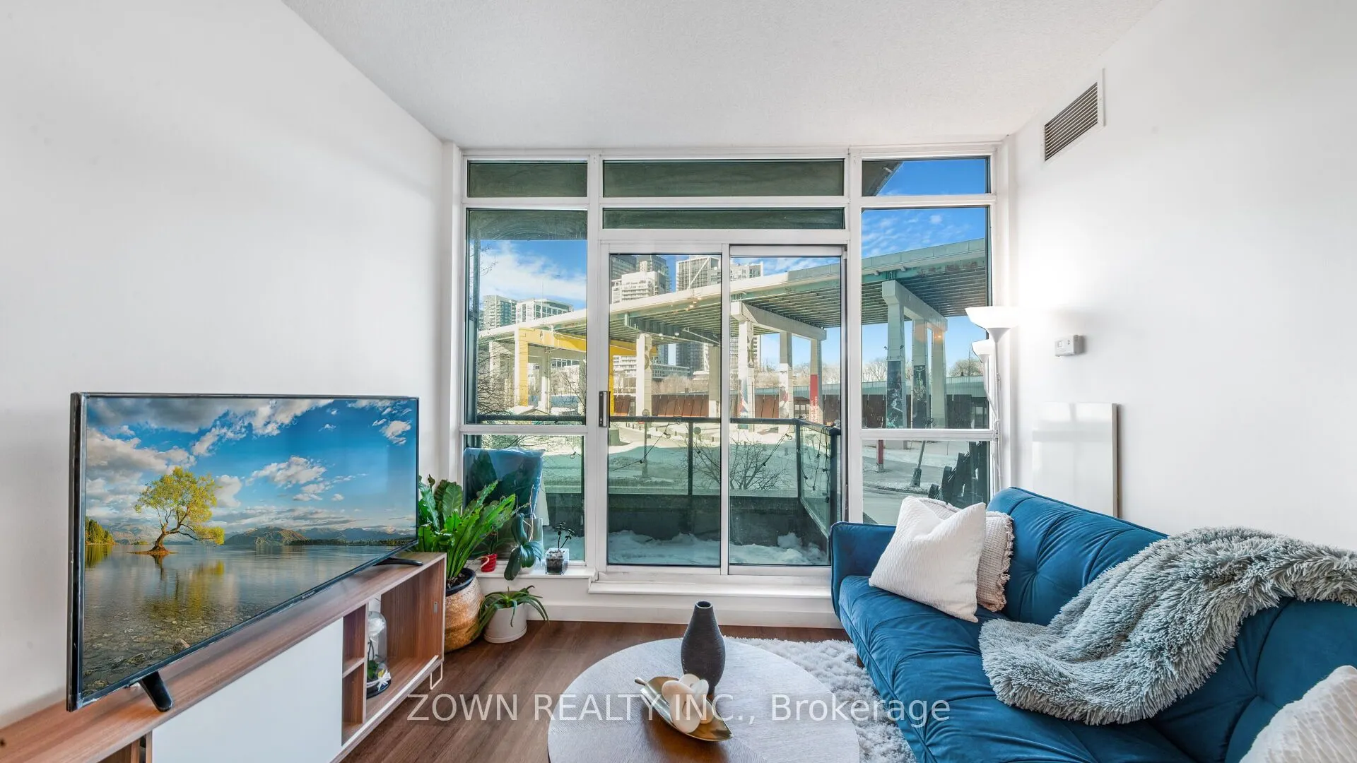 231 Fort York Boulevard #220