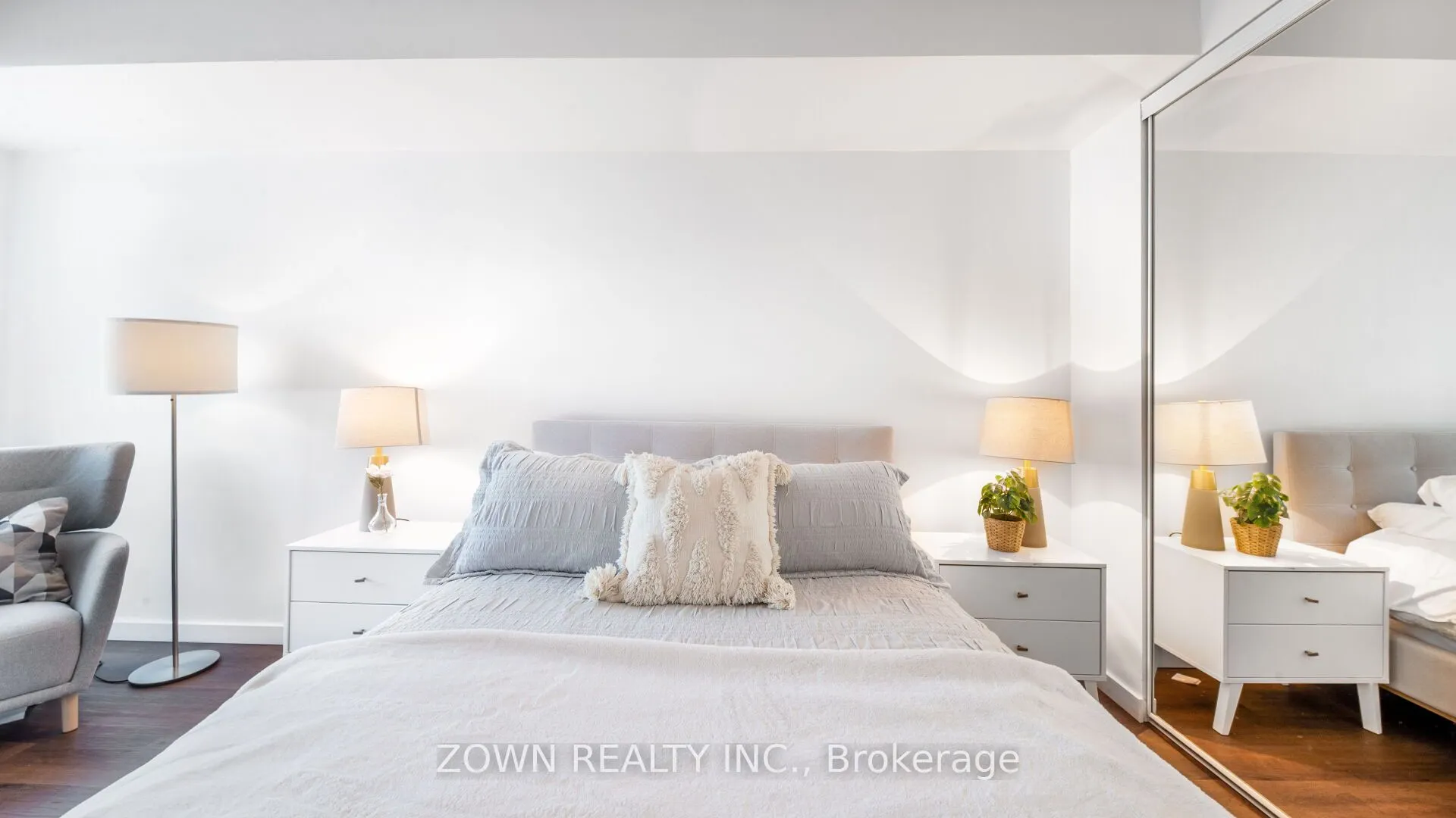 231 Fort York Boulevard #220