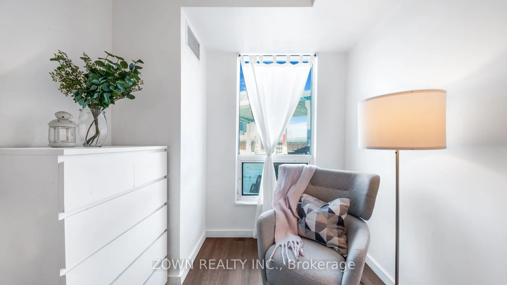 231 Fort York Boulevard #220
