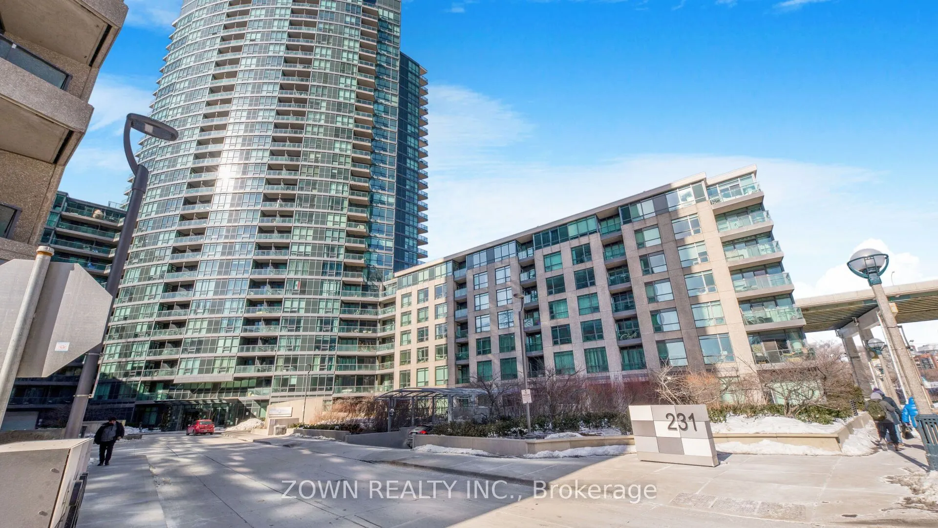 231 Fort York Boulevard #220