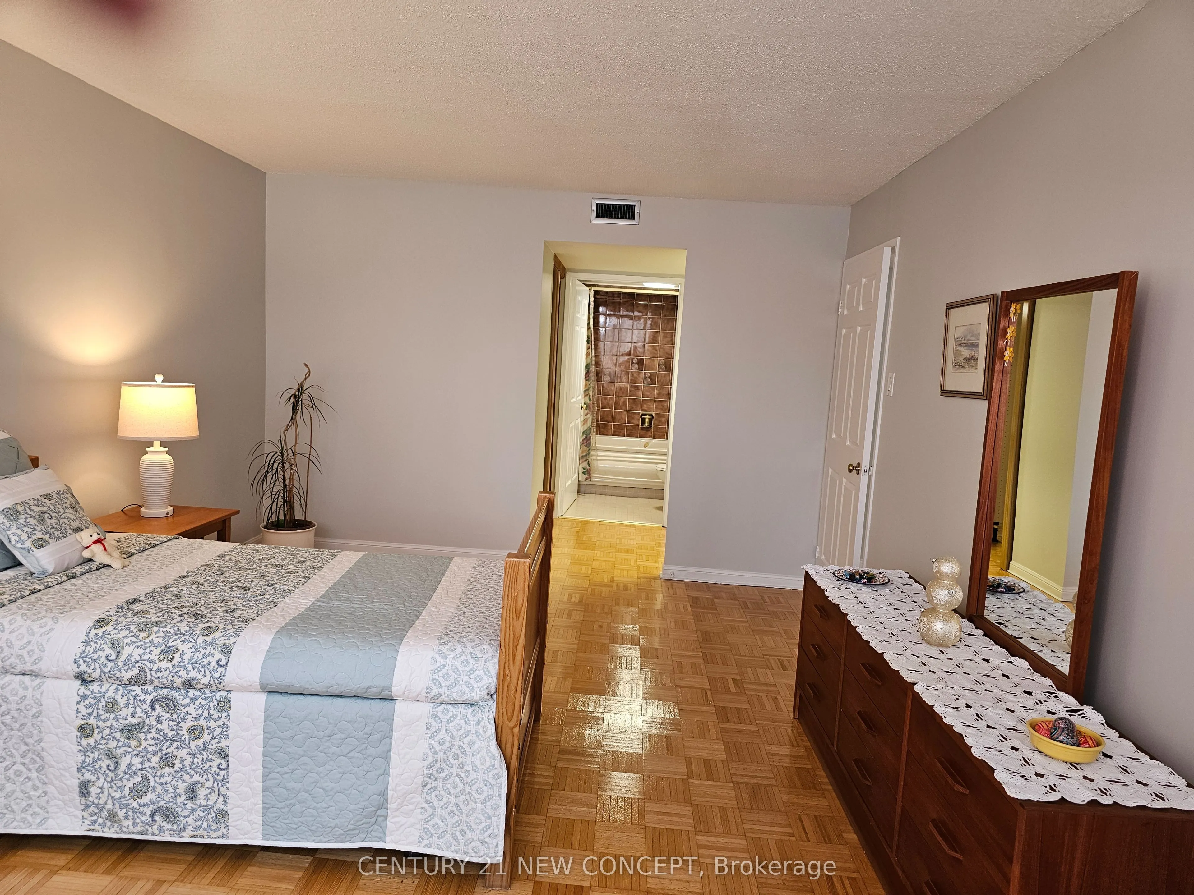 255 The Donway West E #123