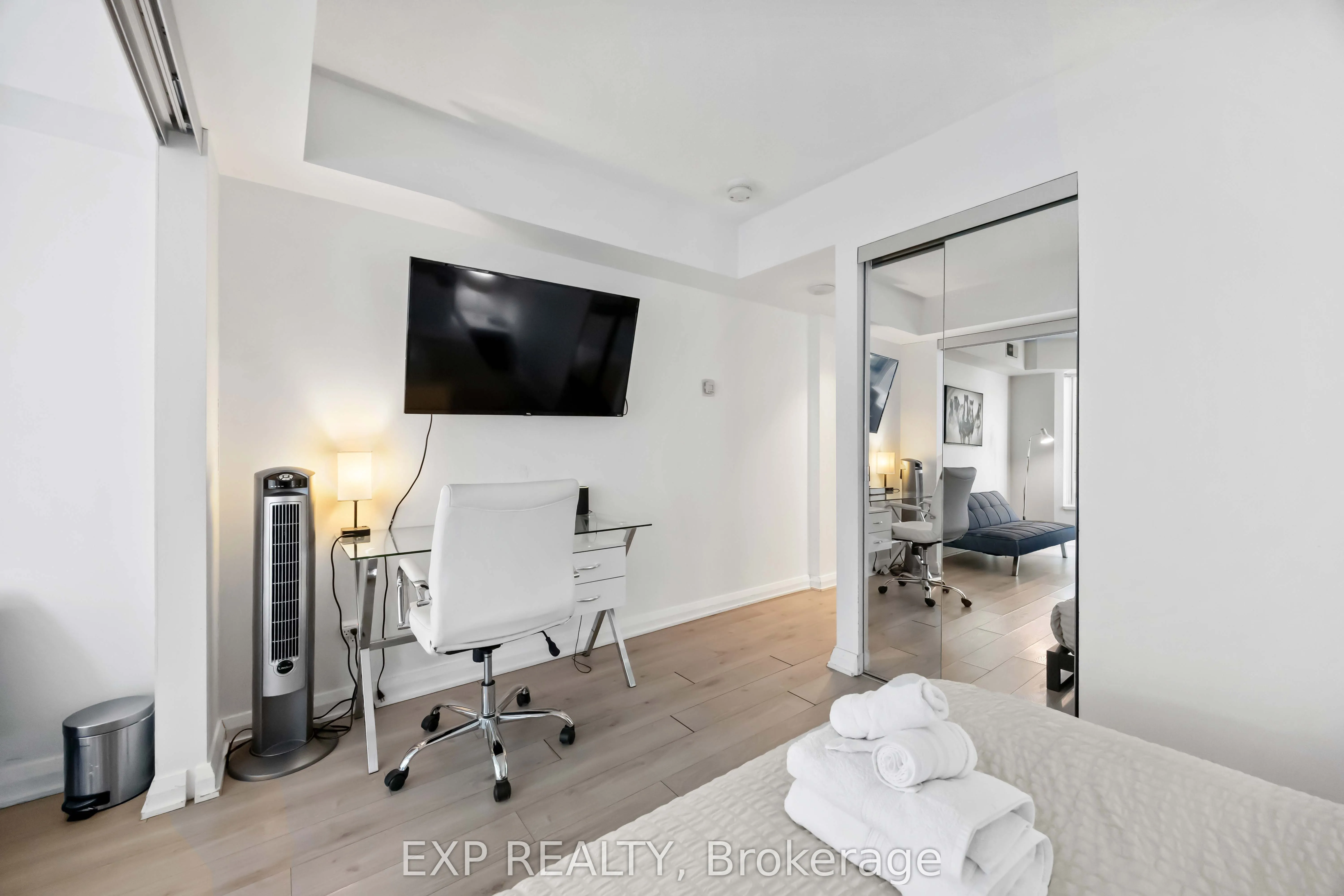 155 Yorkville Avenue #1106