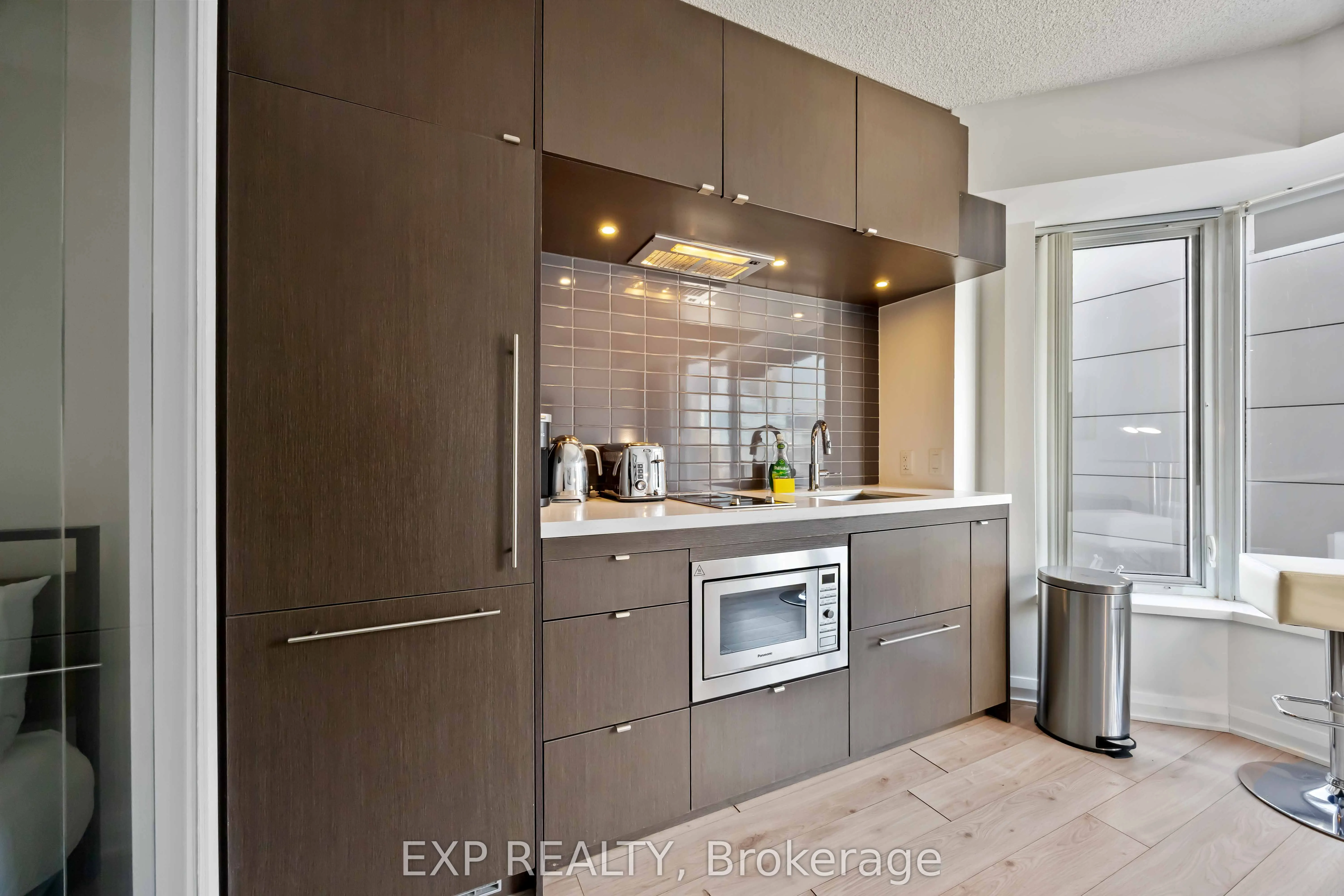 155 Yorkville Avenue #1106