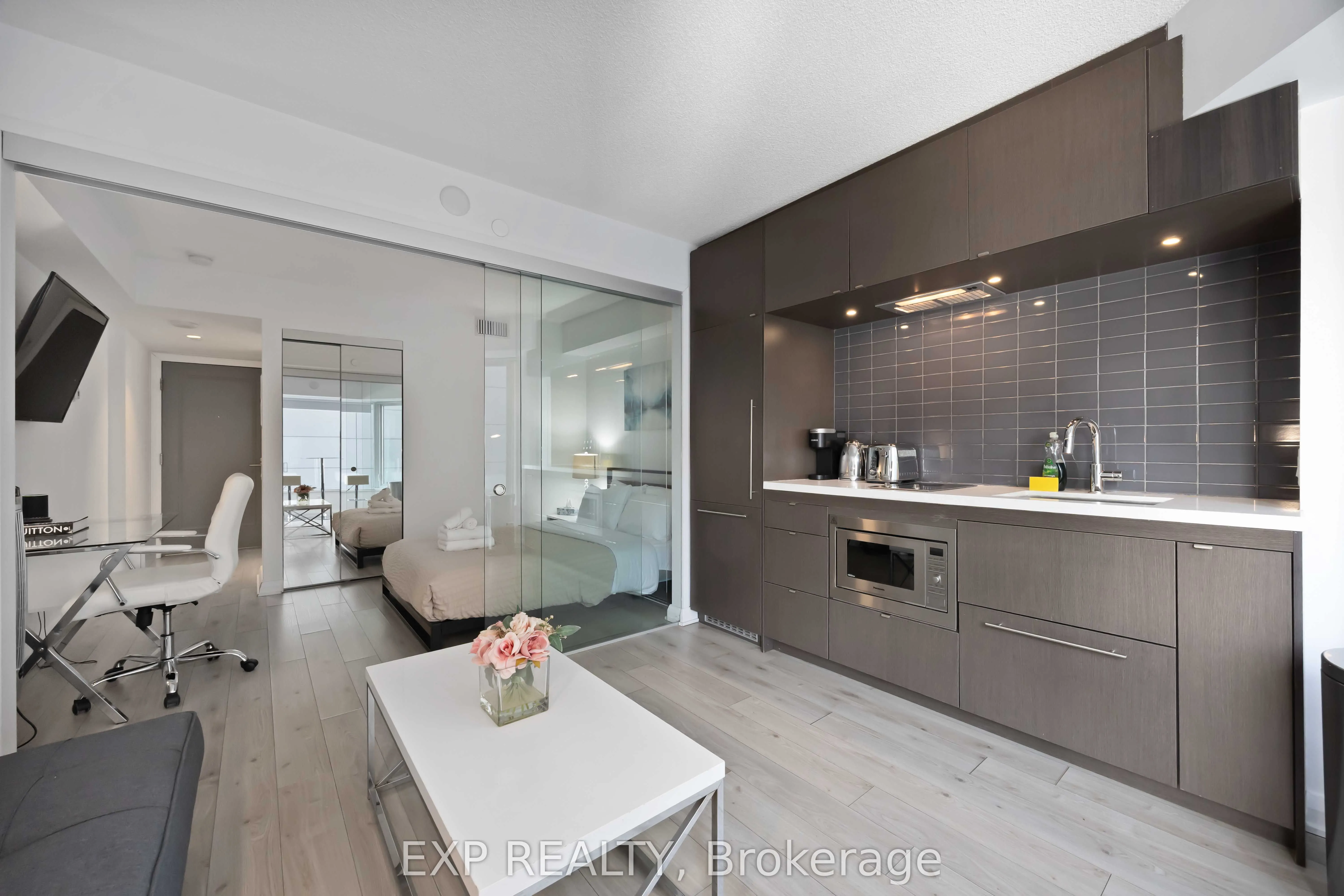 155 Yorkville Avenue #1106