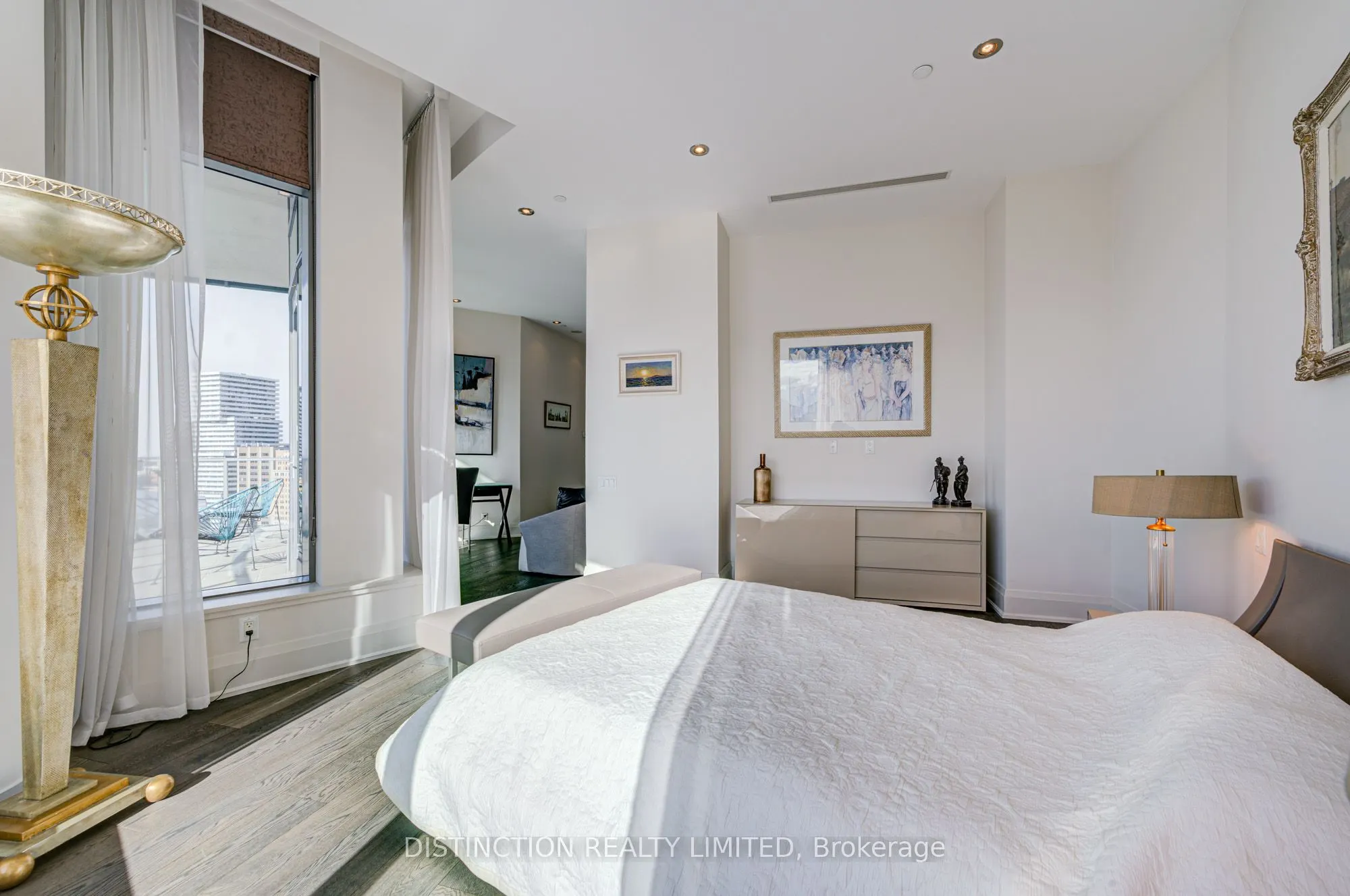 77 Charles Street W #1603