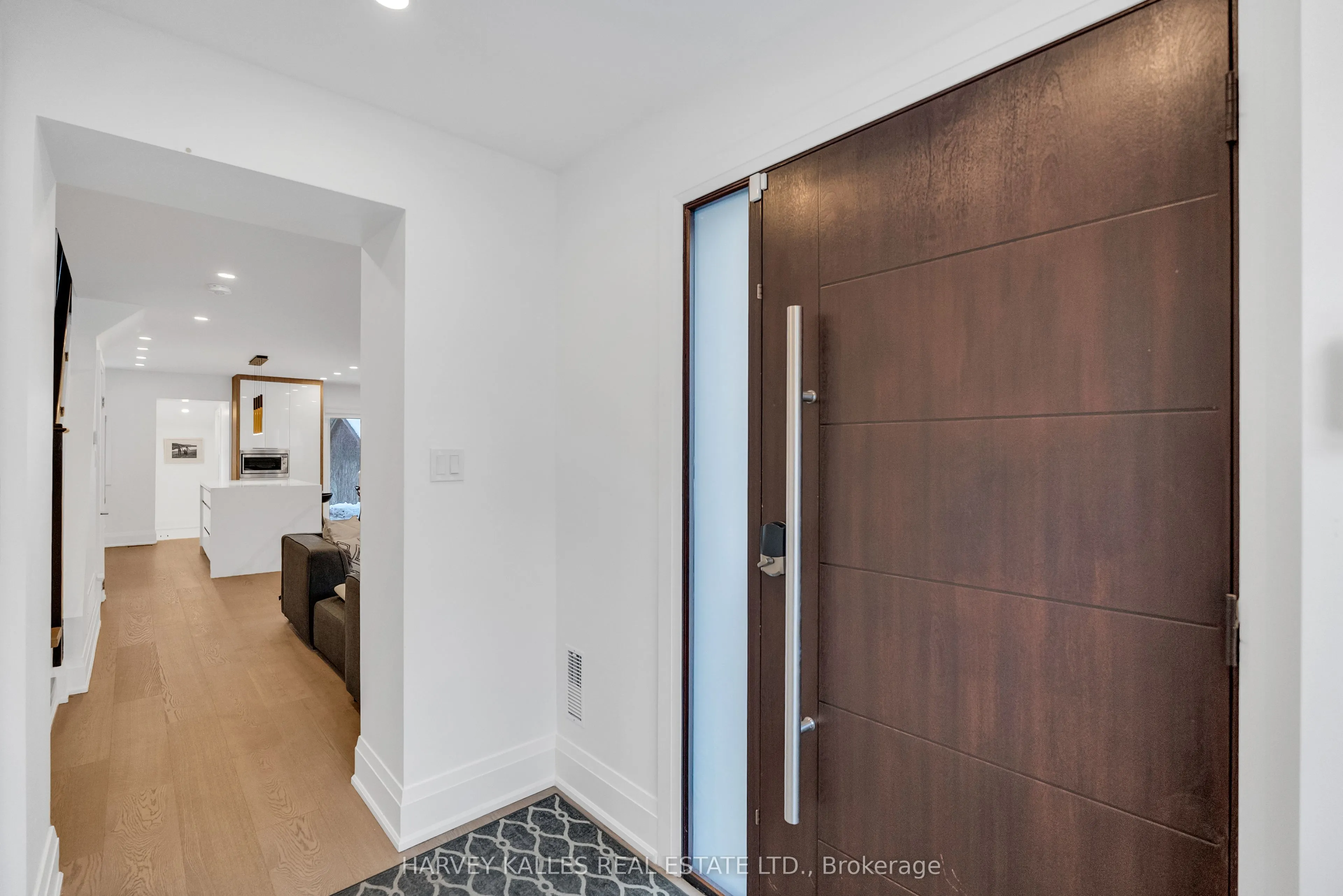 629 Duplex Avenue
