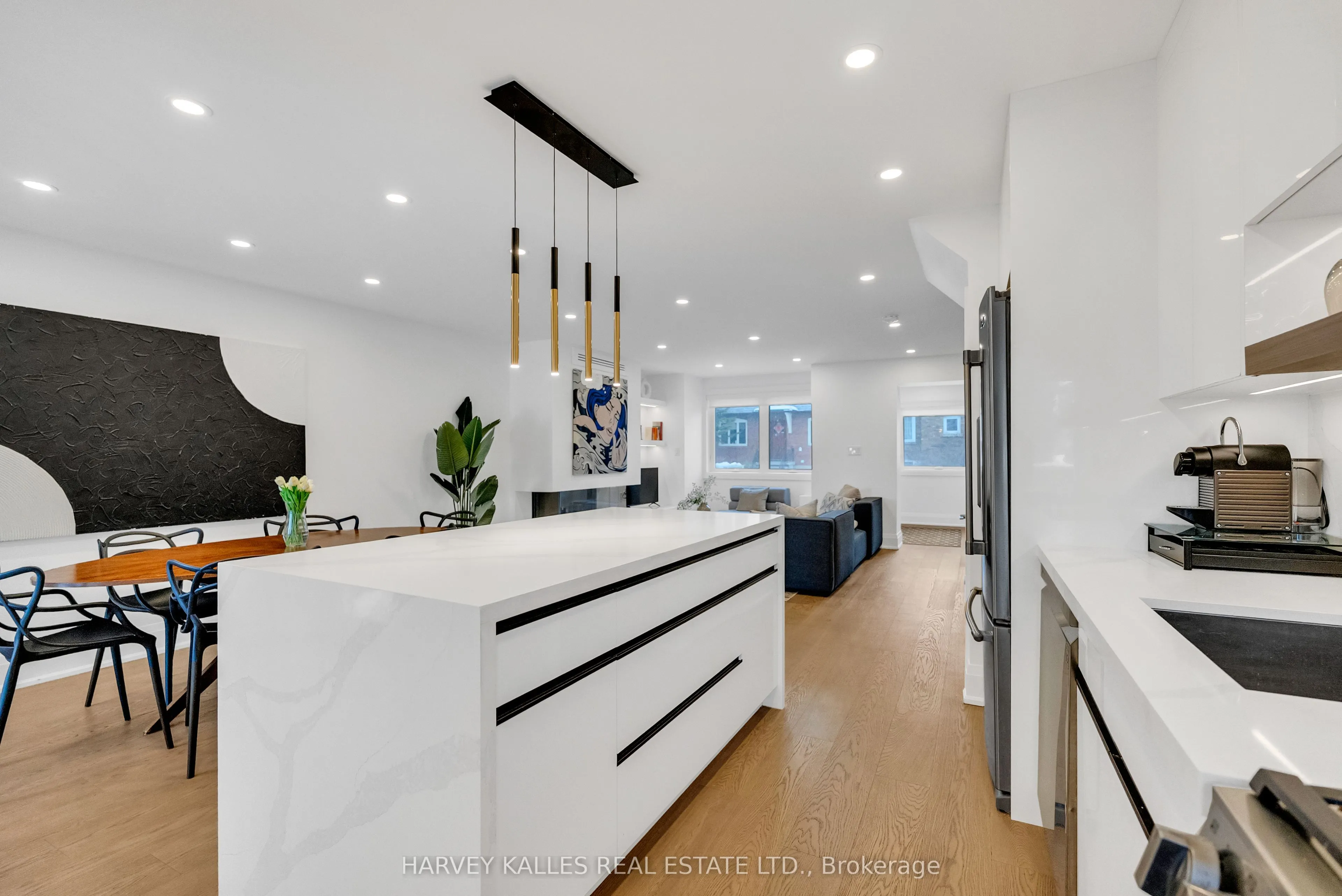 629 Duplex Avenue