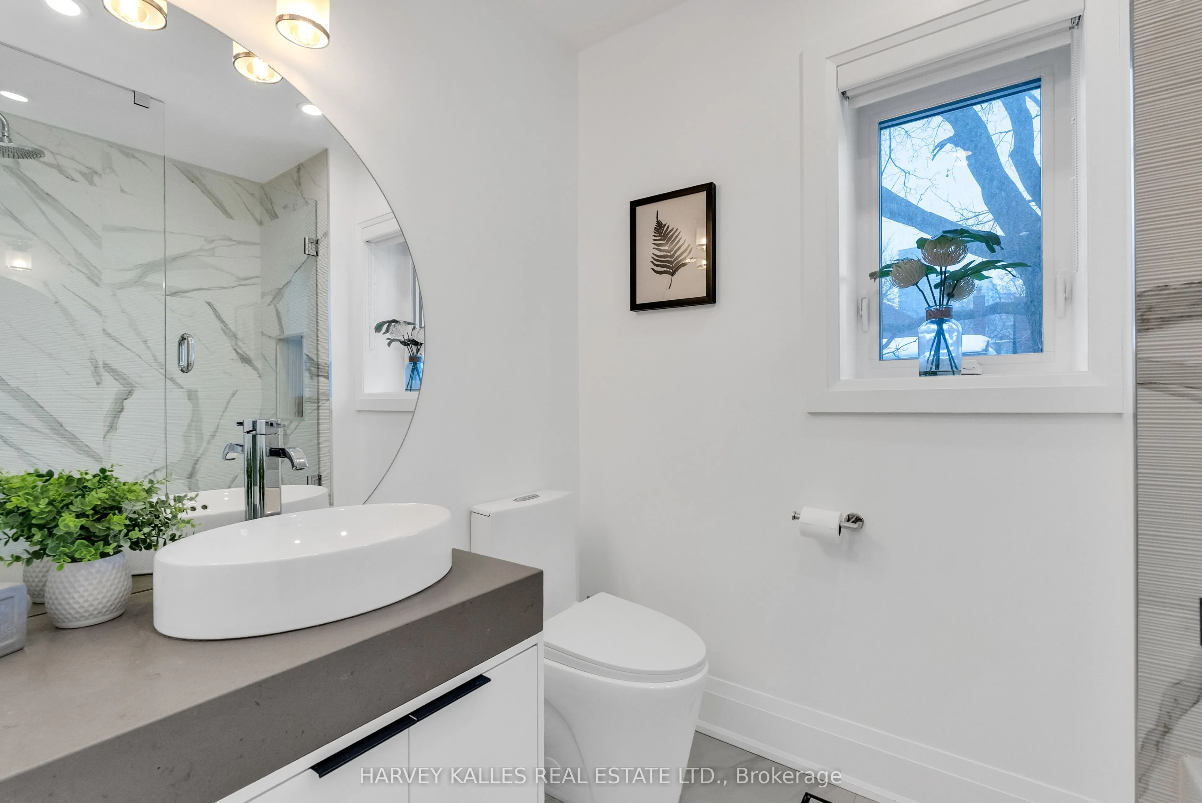 629 Duplex Avenue