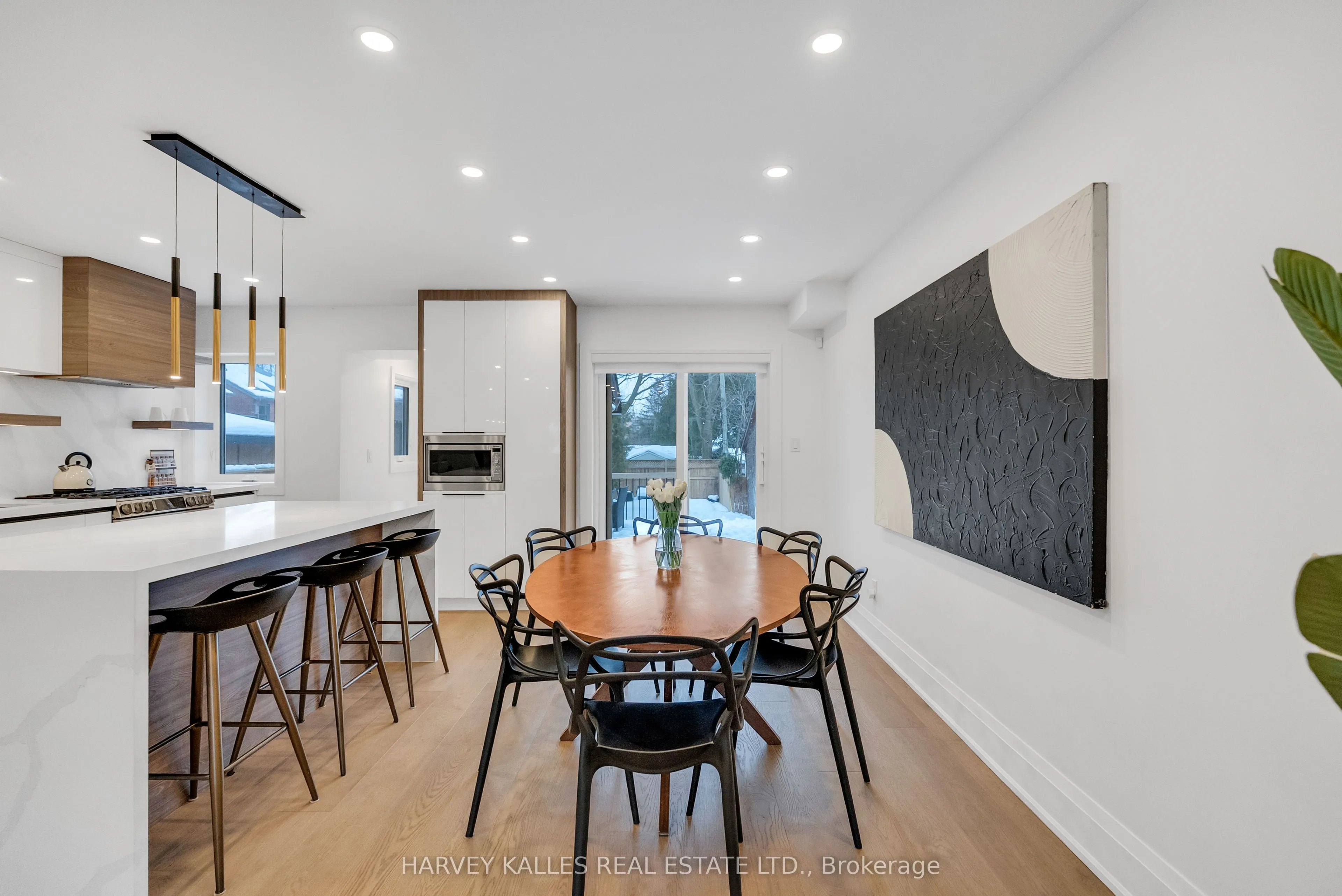 629 Duplex Avenue