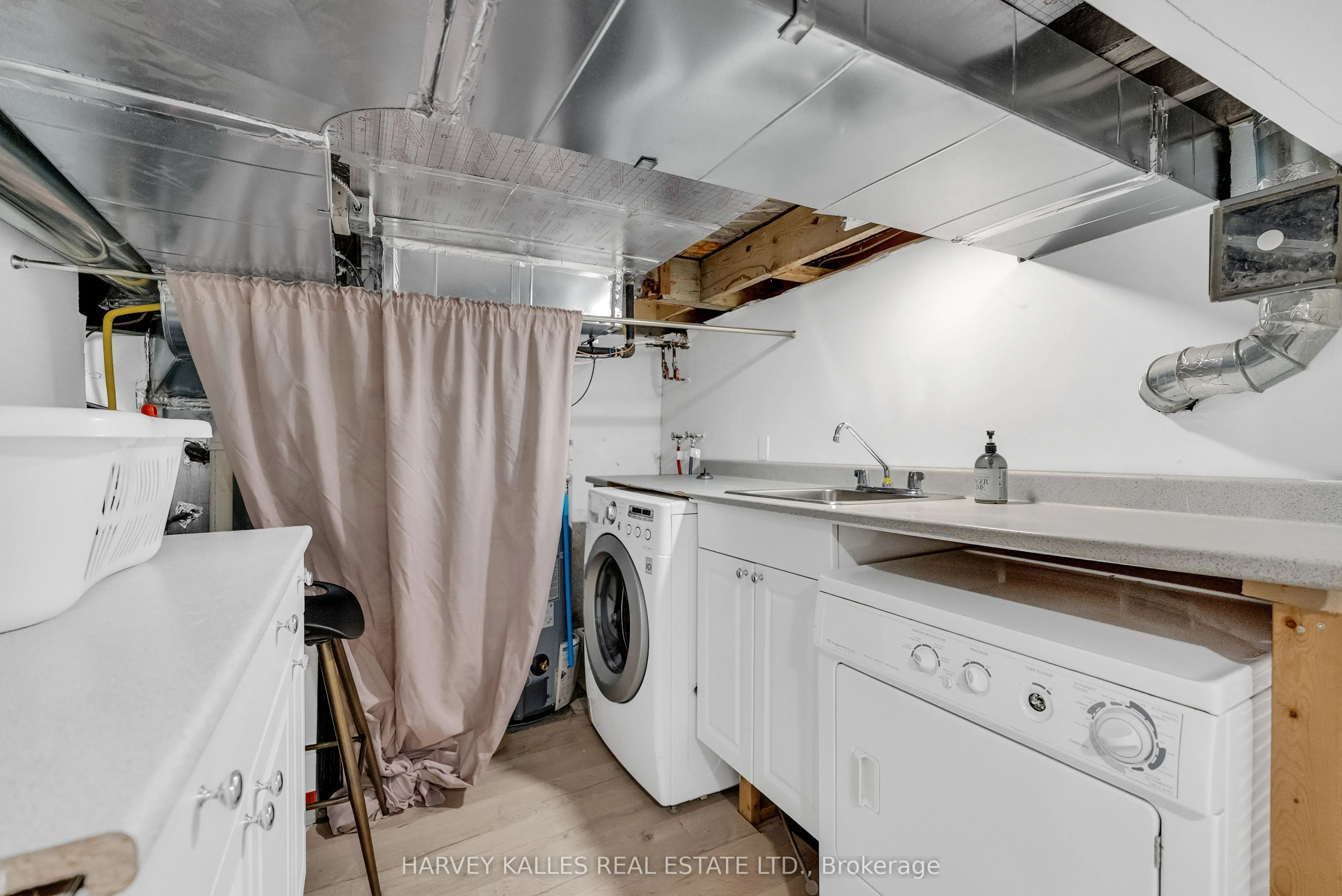 629 Duplex Avenue