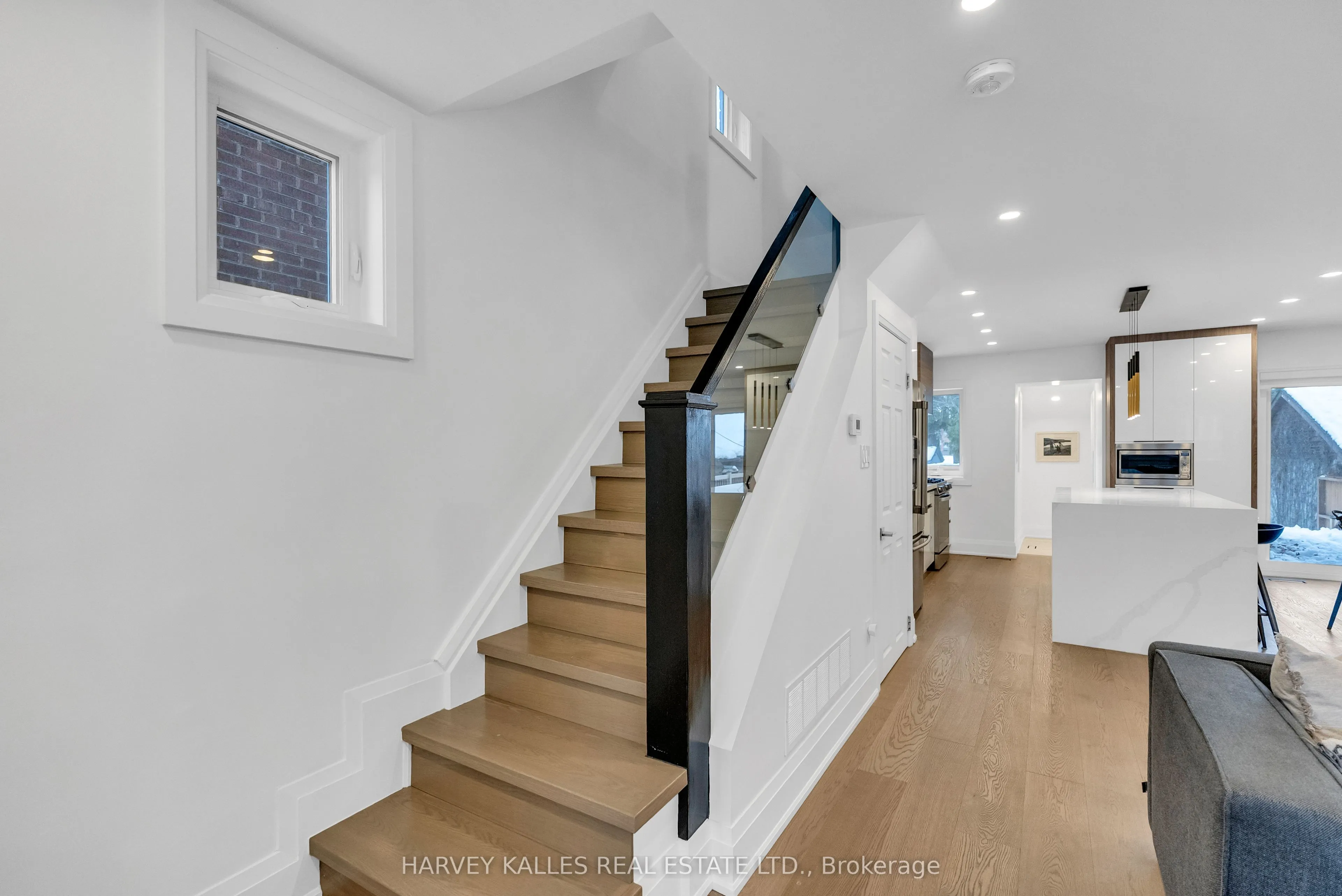 629 Duplex Avenue