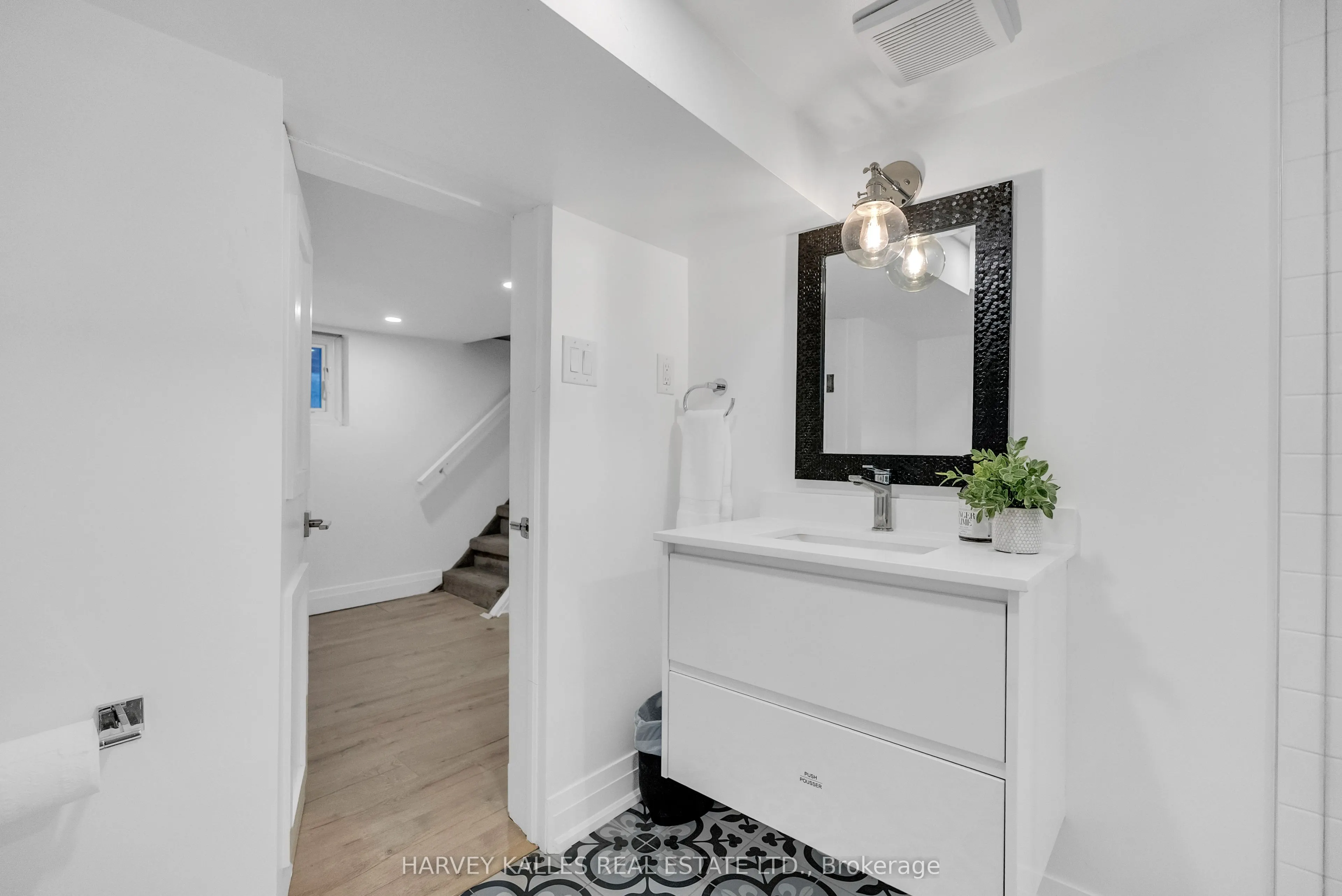 629 Duplex Avenue
