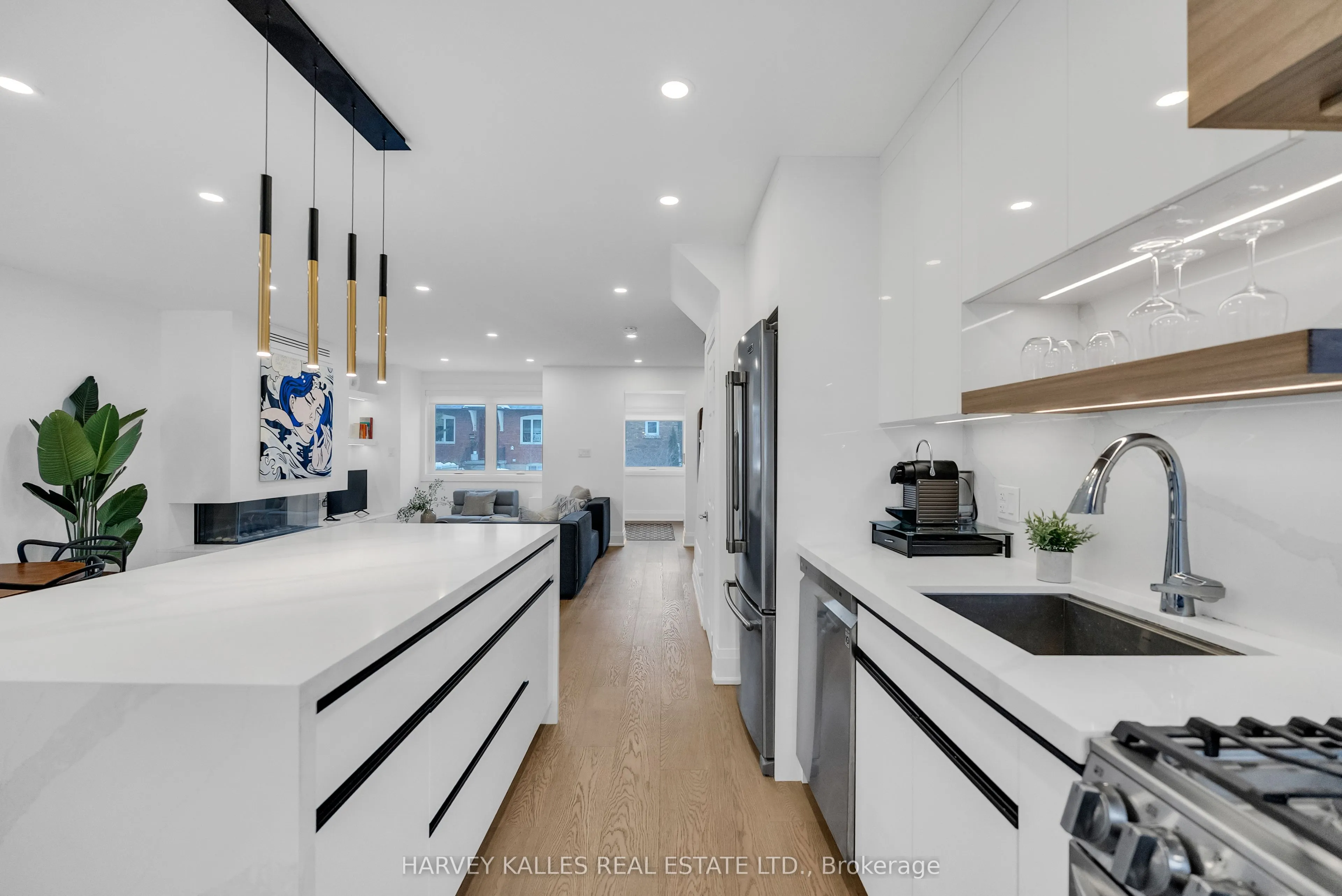 629 Duplex Avenue