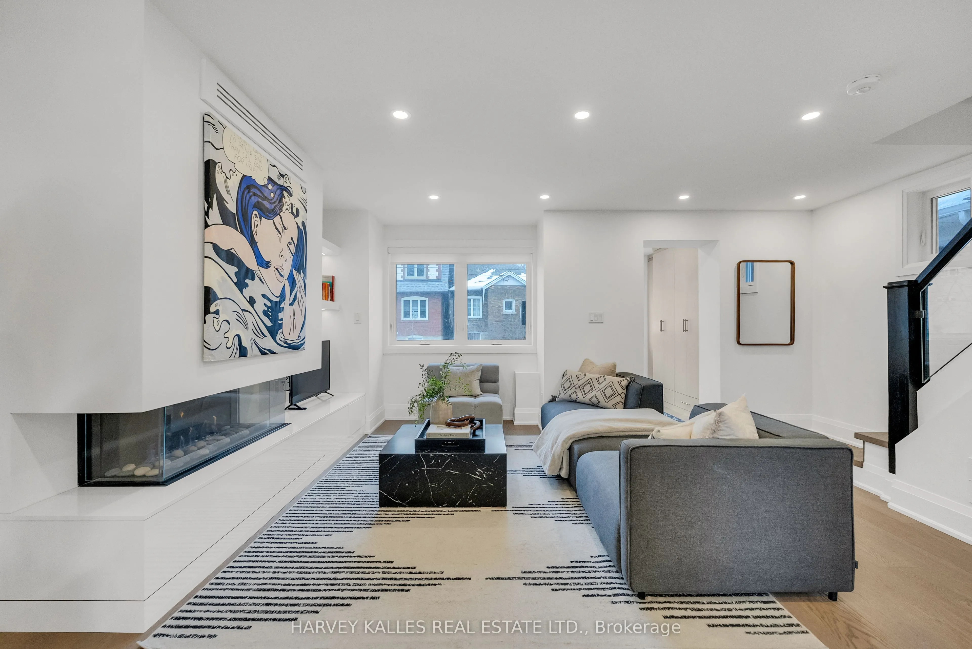 629 Duplex Avenue