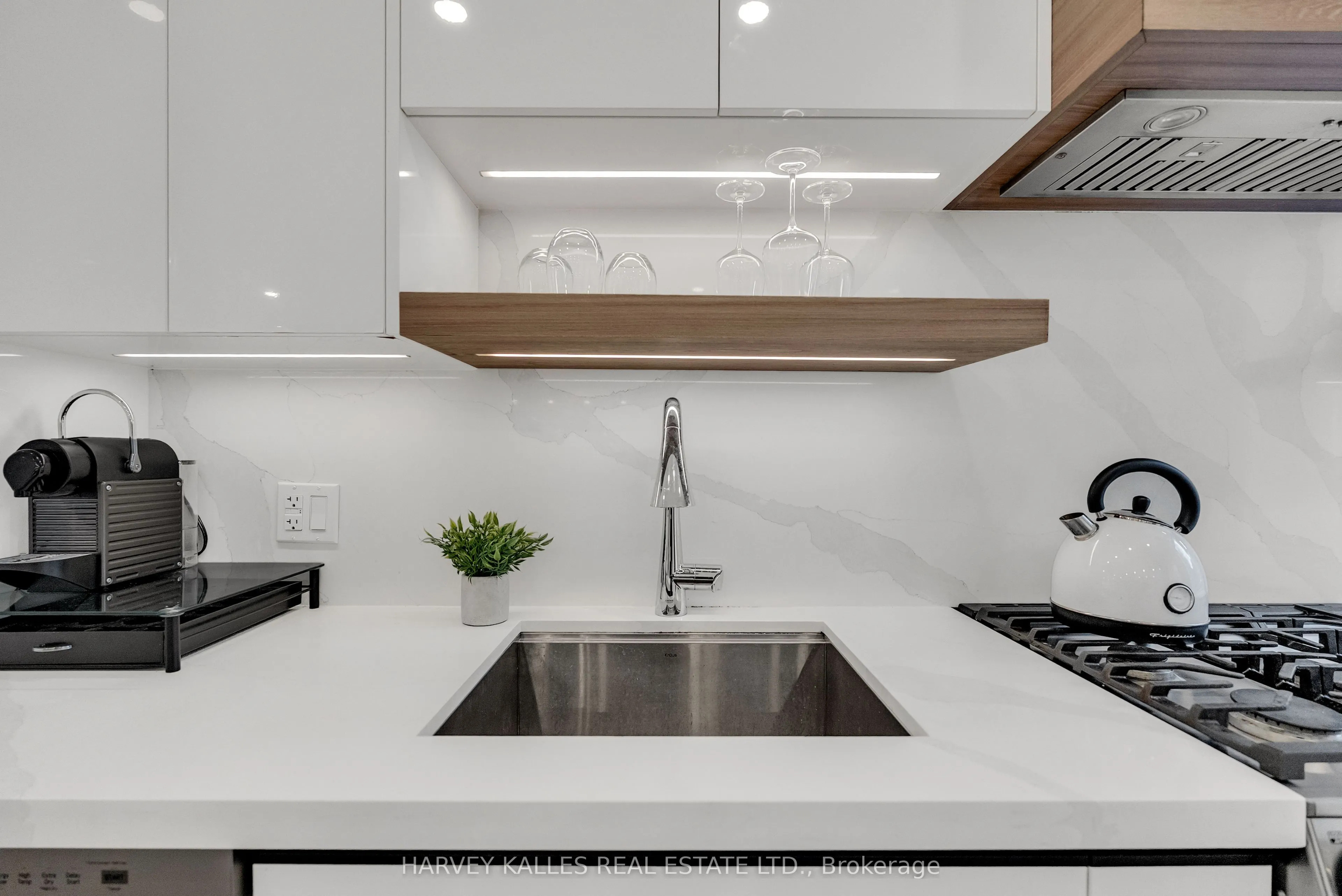 629 Duplex Avenue
