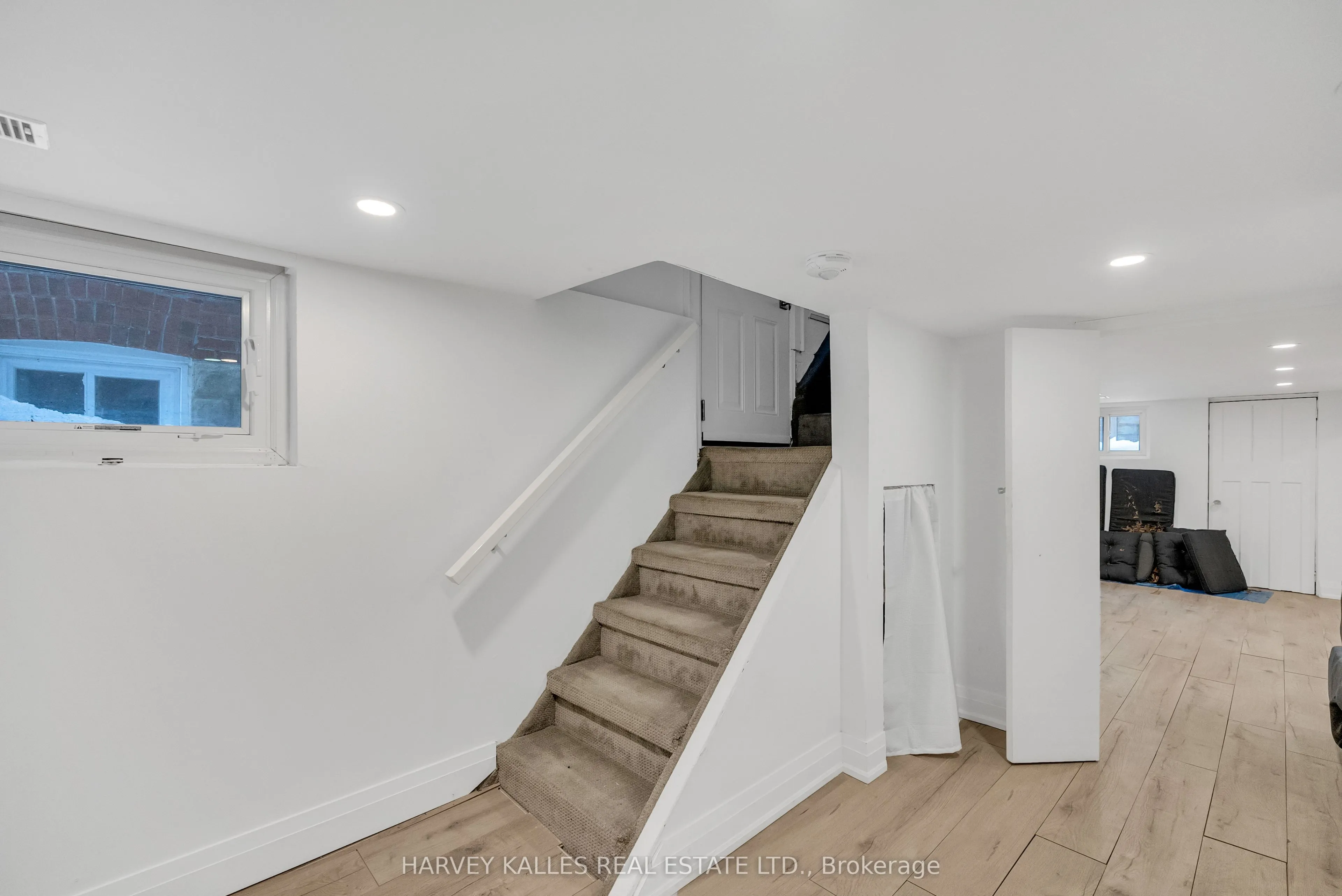 629 Duplex Avenue