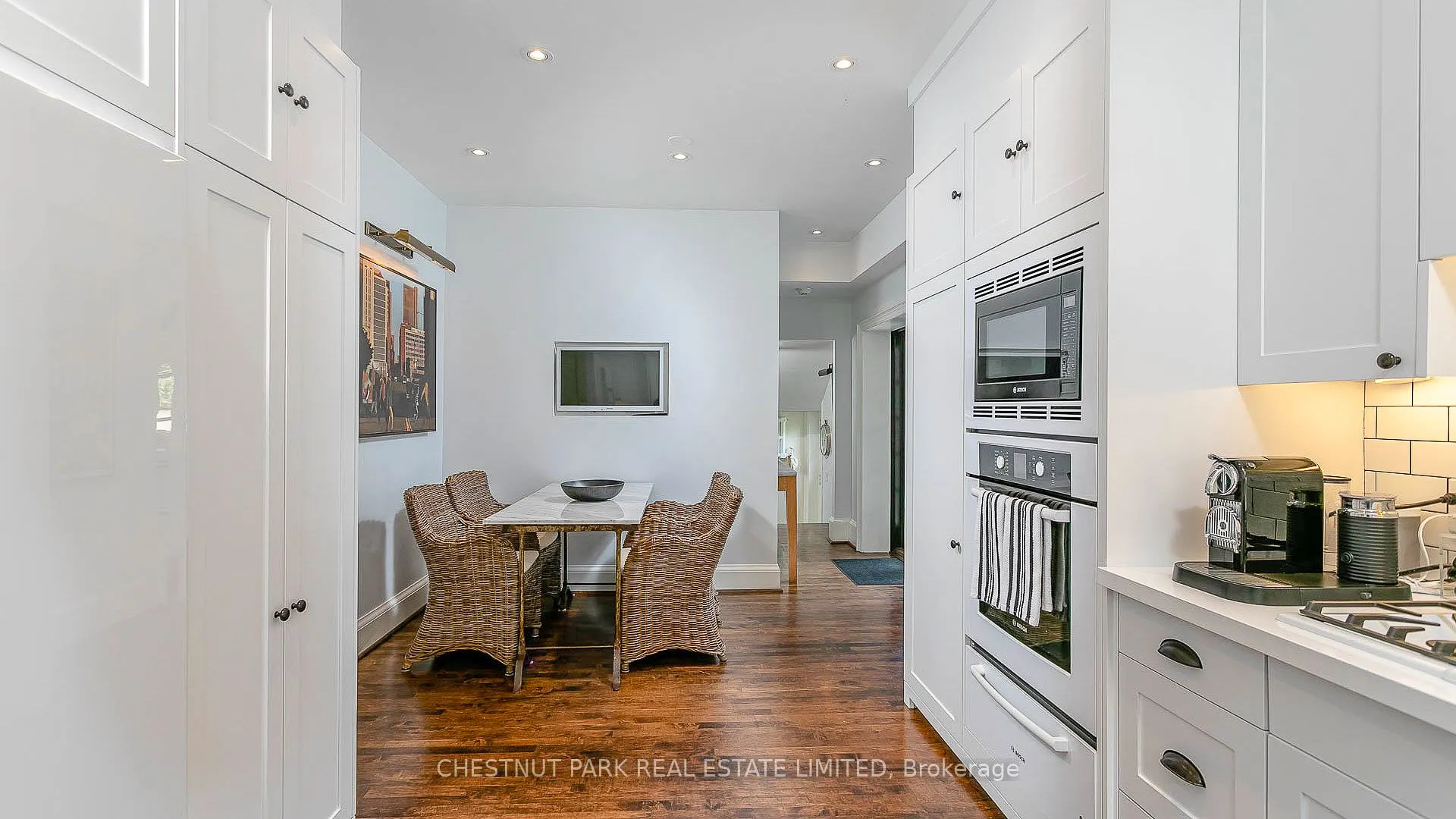 42 Lytton Boulevard