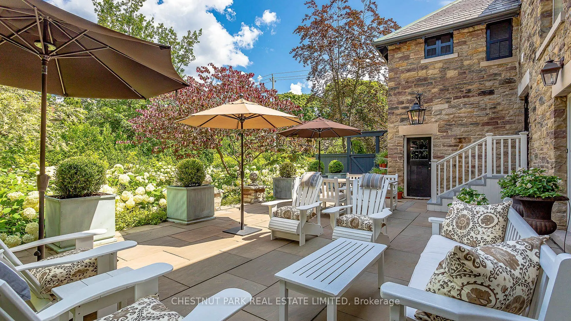 42 Lytton Boulevard