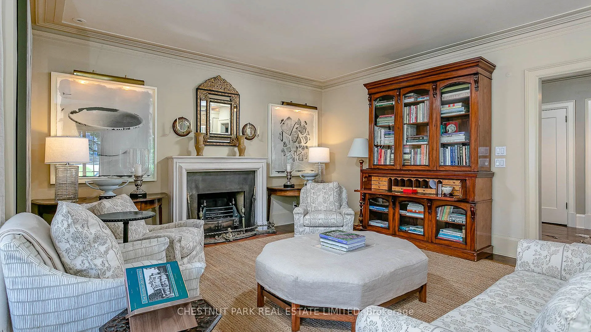 42 Lytton Boulevard