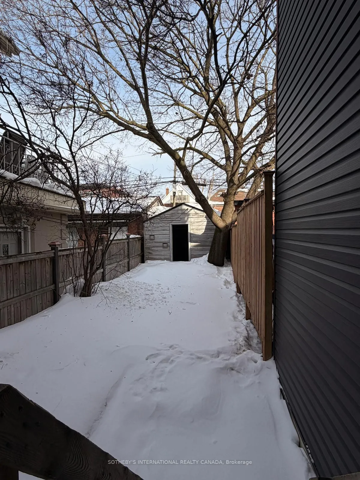 483 Roxton Road