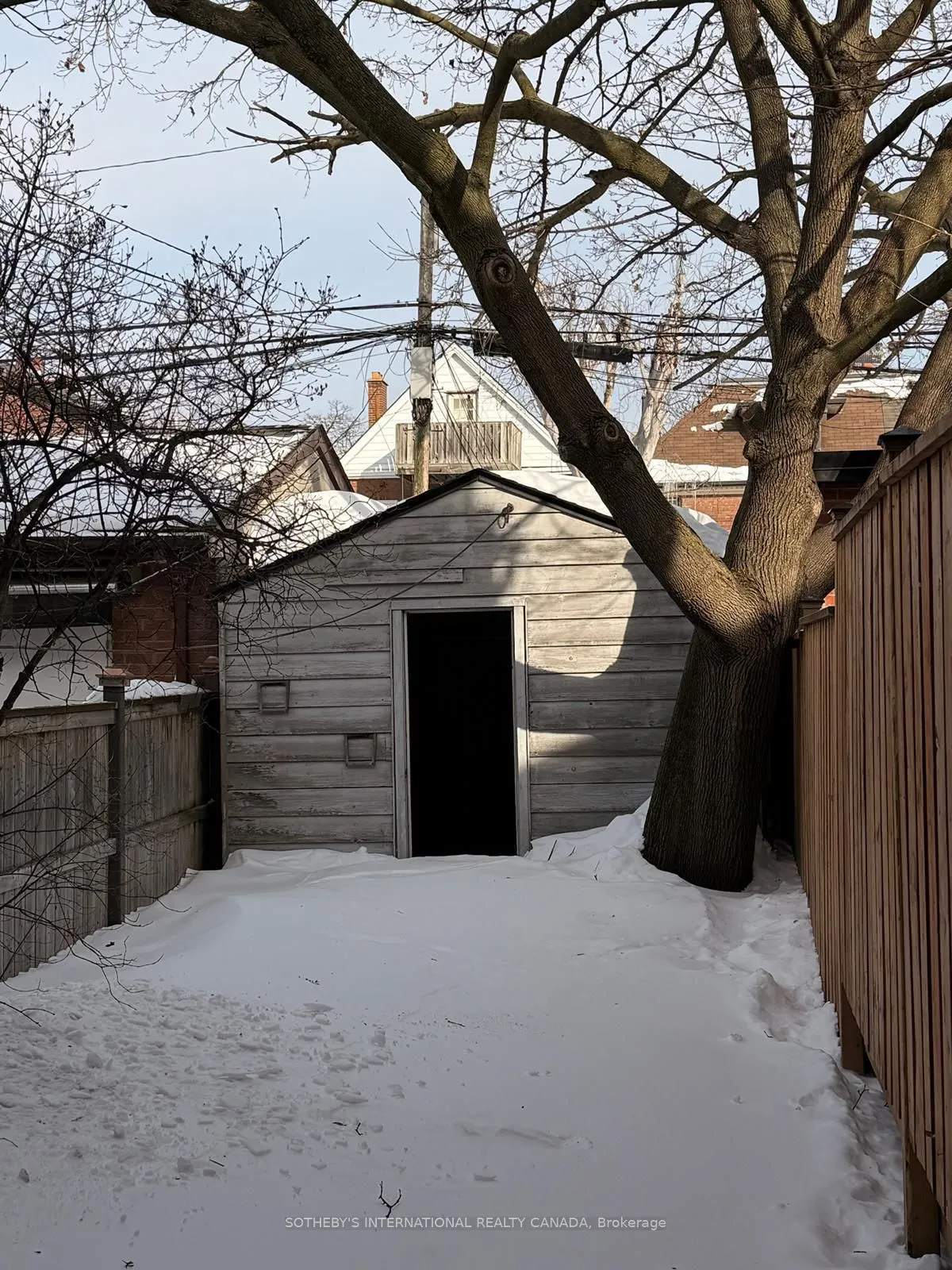 483 Roxton Road