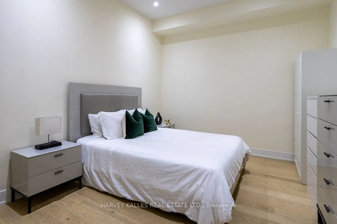 111 St Clair Avenue W #1013