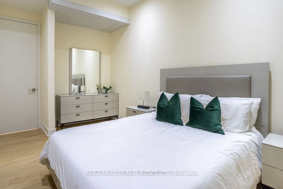 111 St Clair Avenue W #1013
