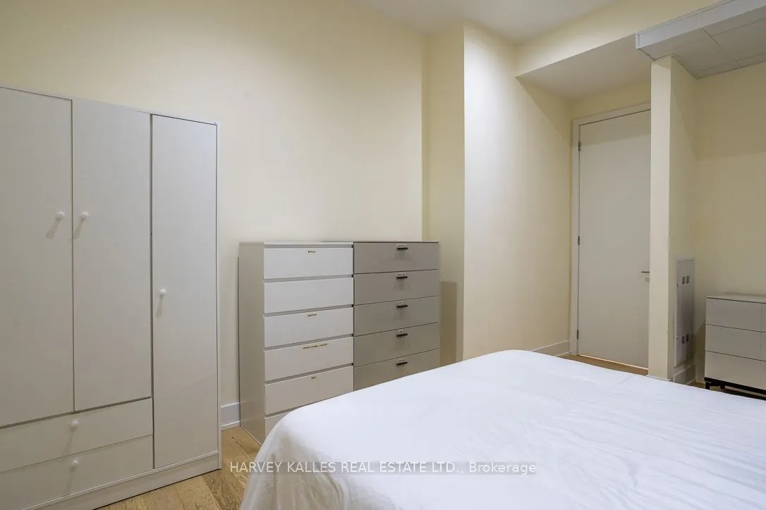 111 St Clair Avenue W #1013