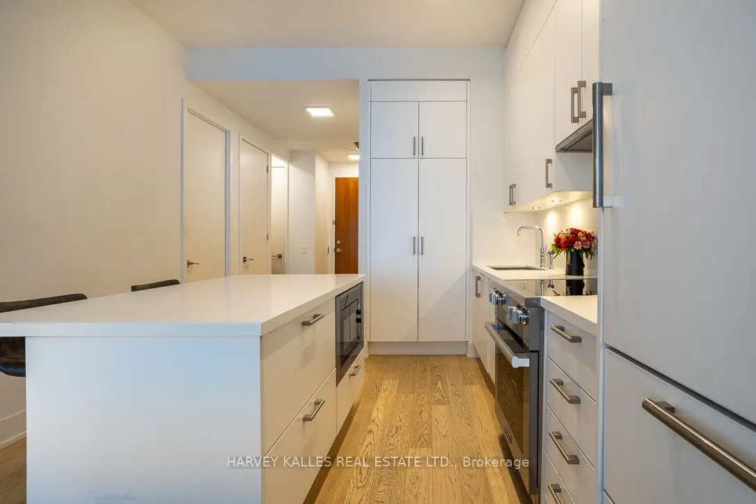 111 St Clair Avenue W #1013