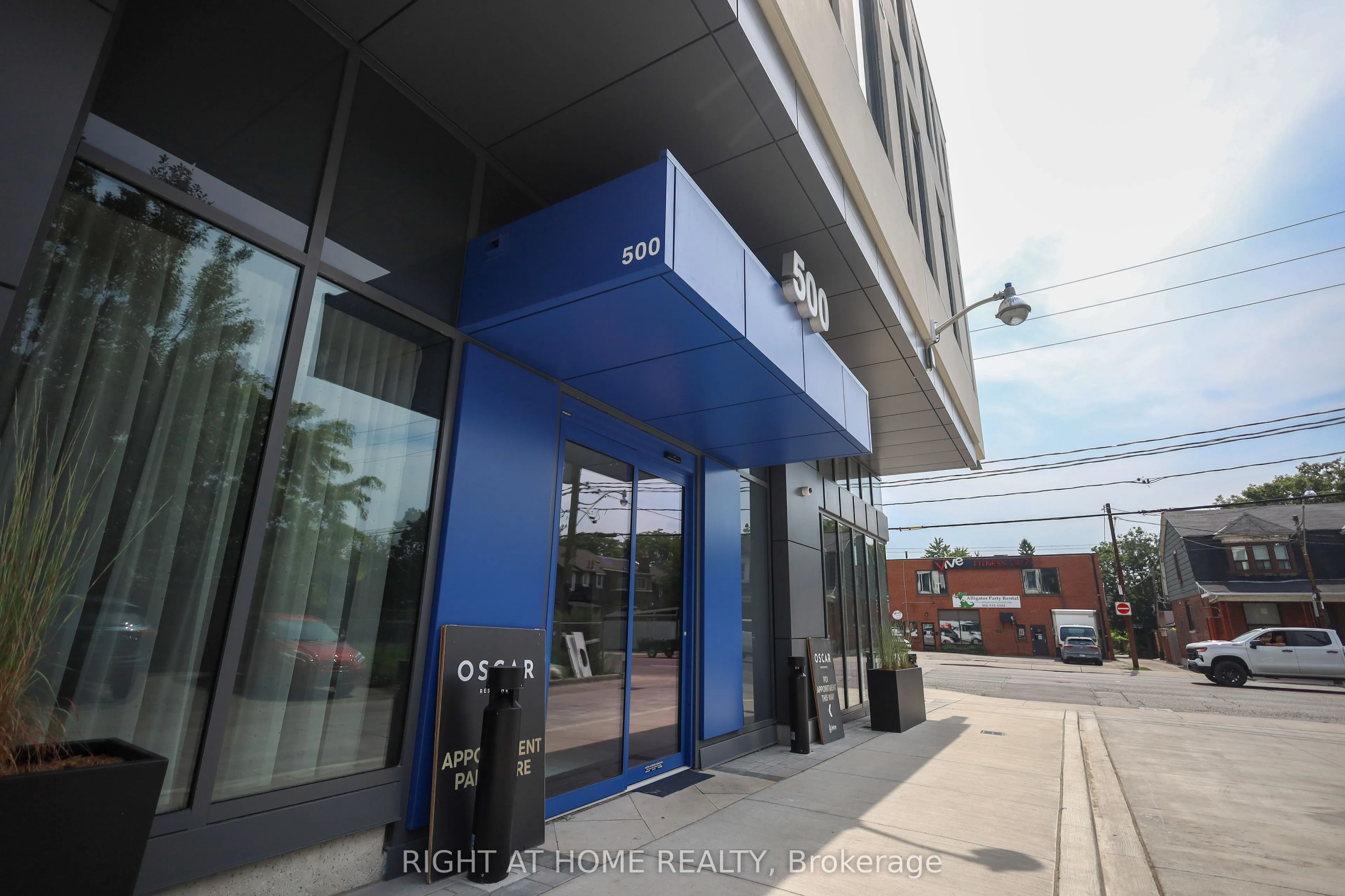 500 Dupont Street #202