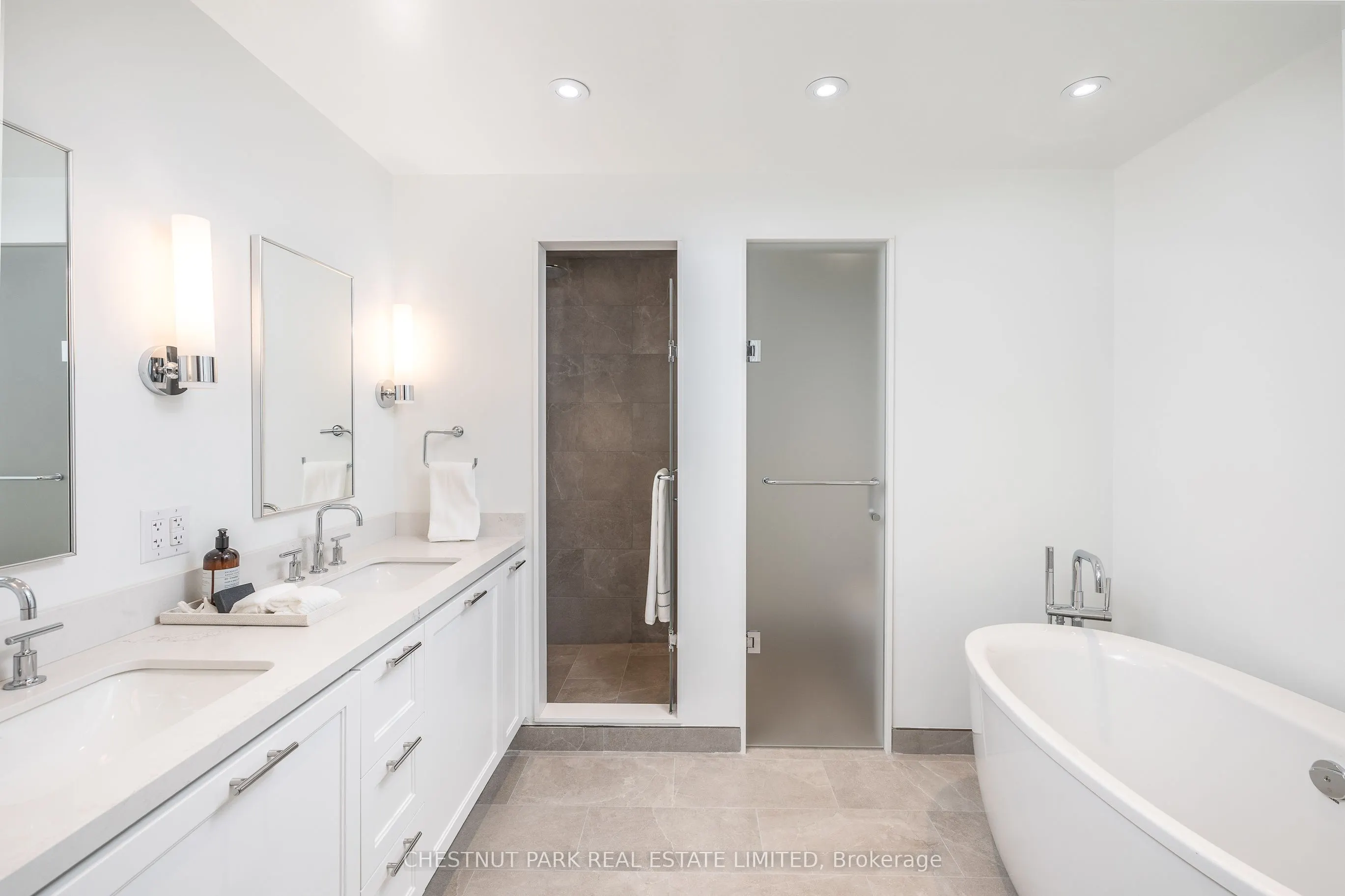 1 Strathgowan Avenue #408