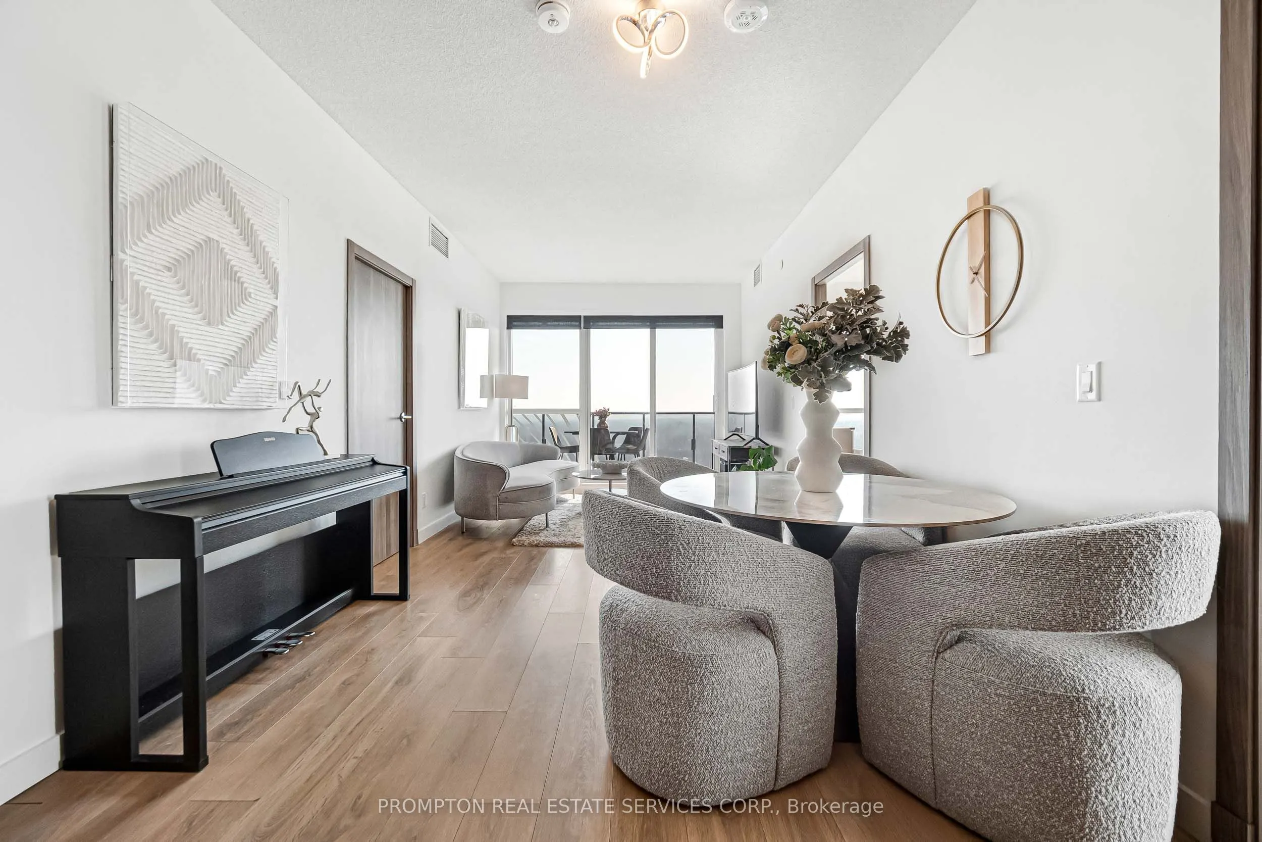 25 Mcmahon Drive #1803