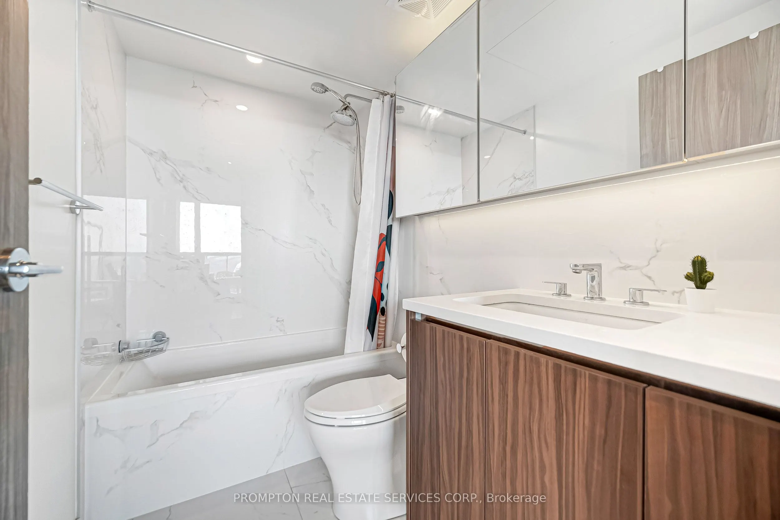 25 Mcmahon Drive #1803