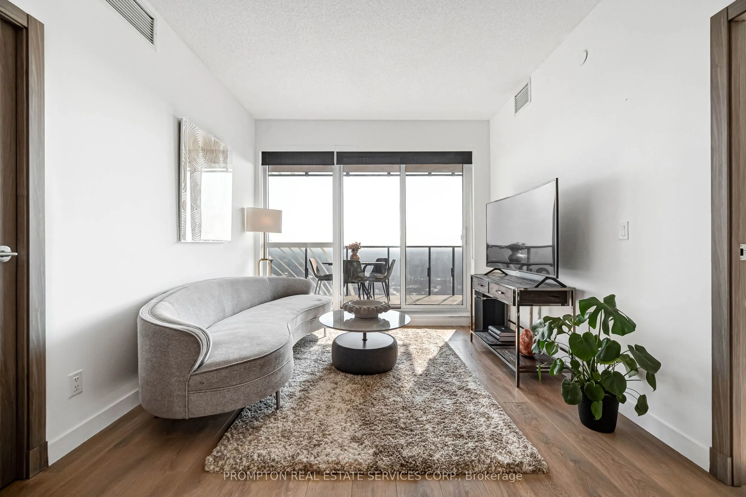 25 Mcmahon Drive #1803
