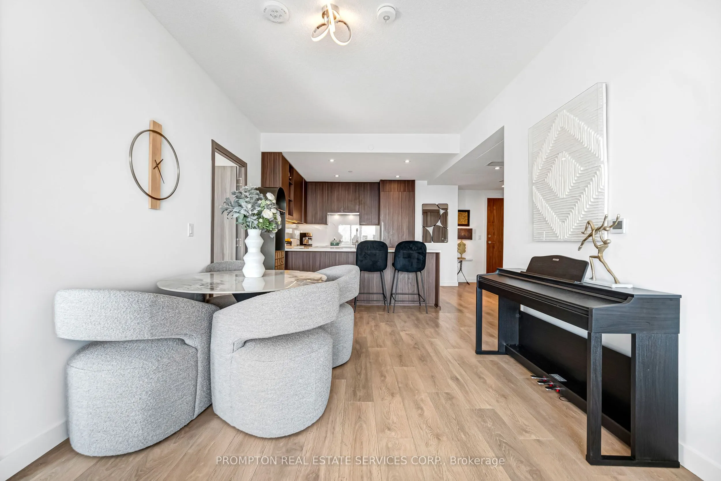 25 Mcmahon Drive #1803