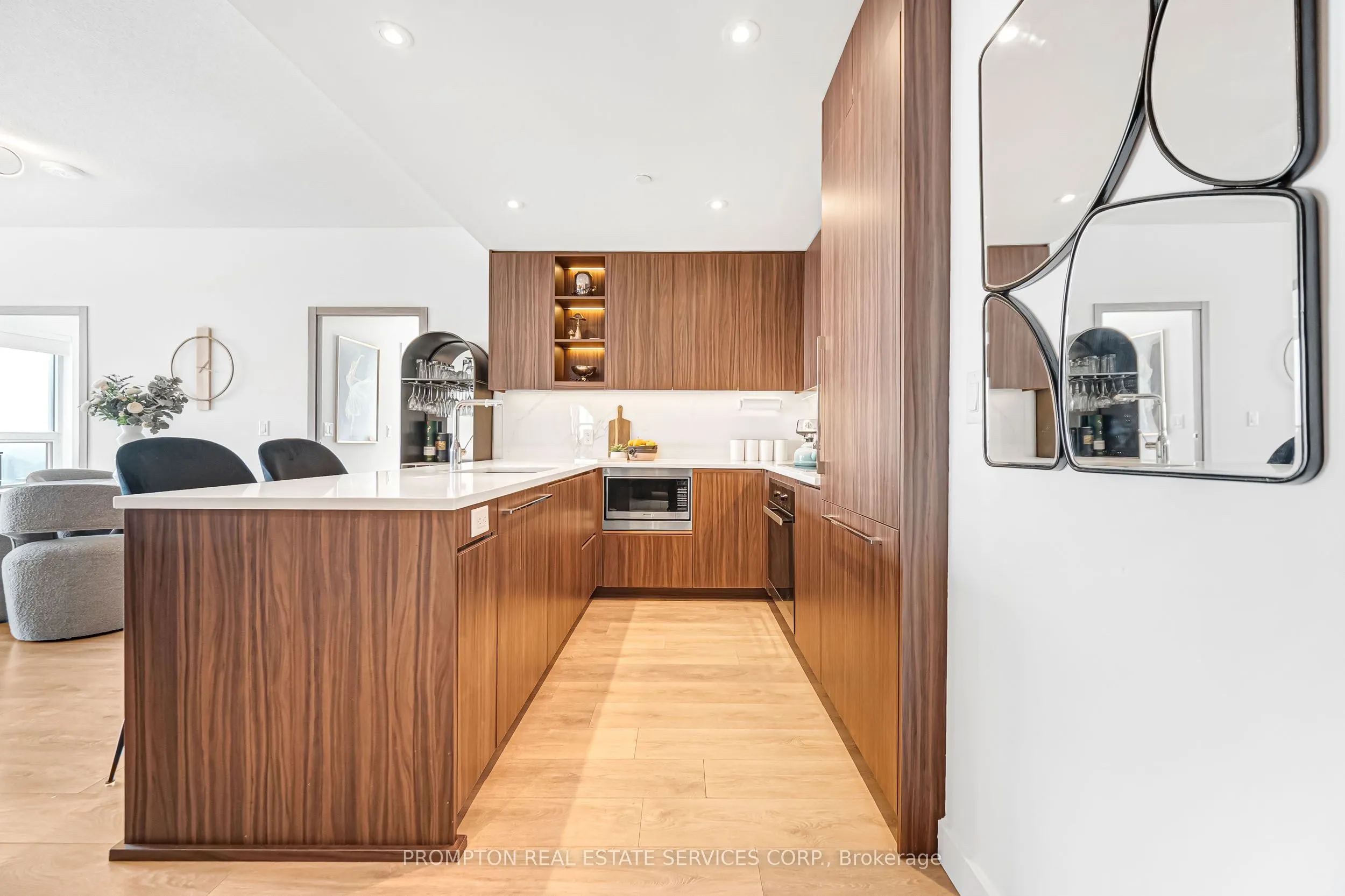 25 Mcmahon Drive #1803