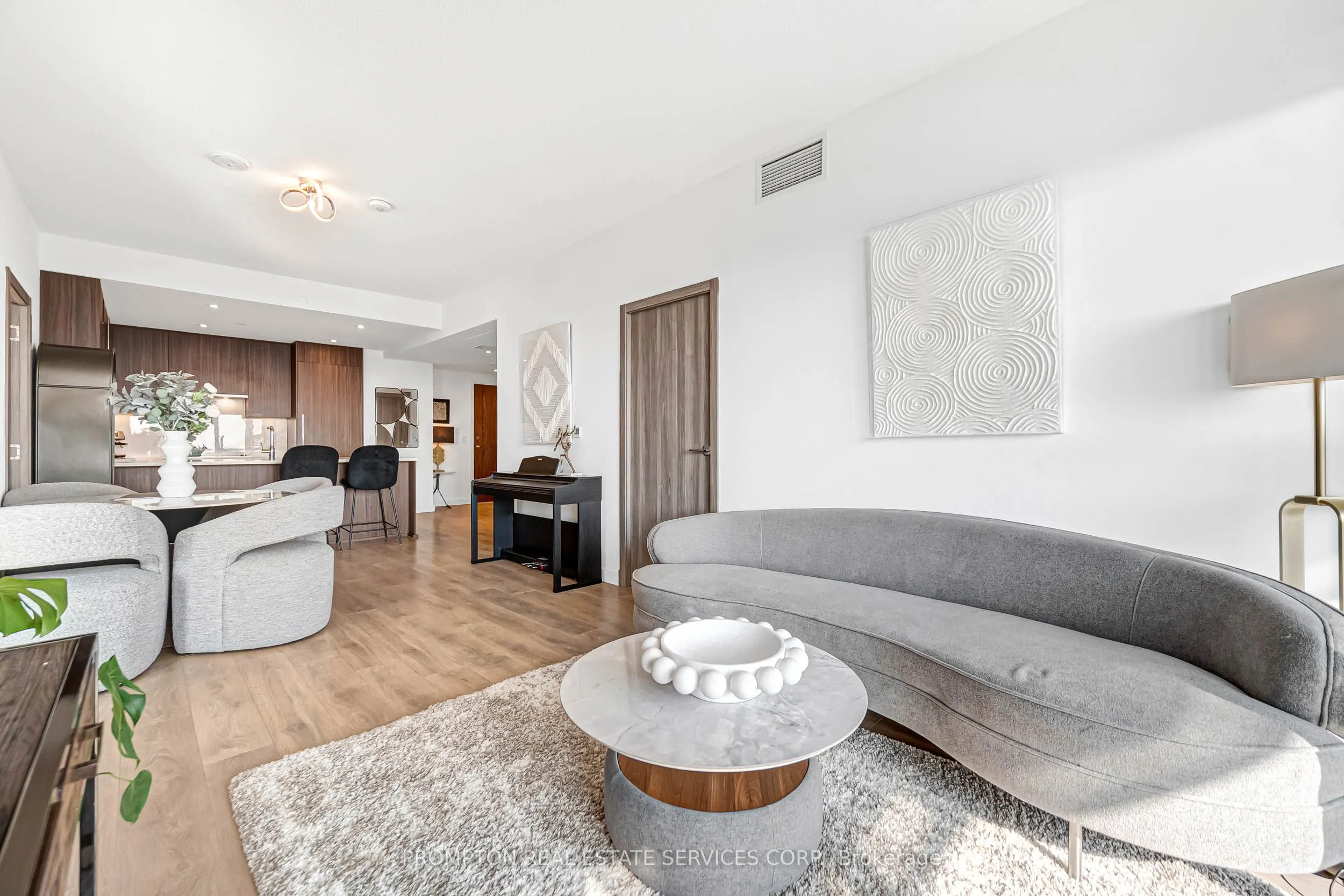25 Mcmahon Drive #1803