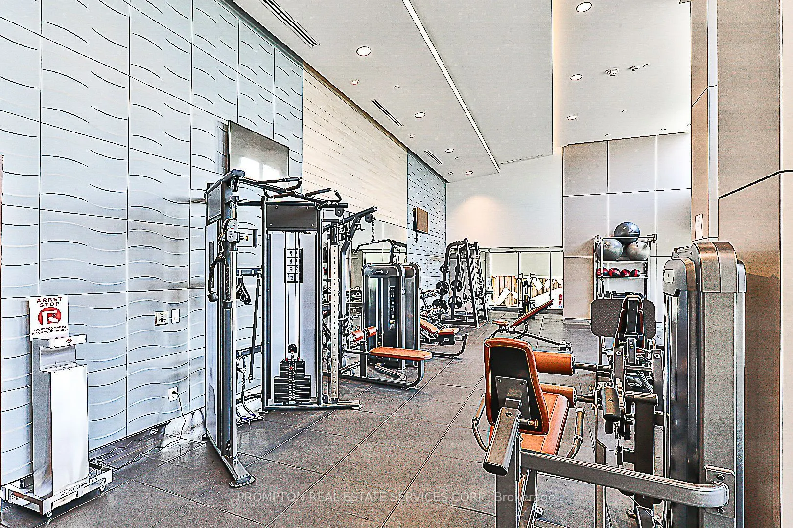 25 Mcmahon Drive #1803