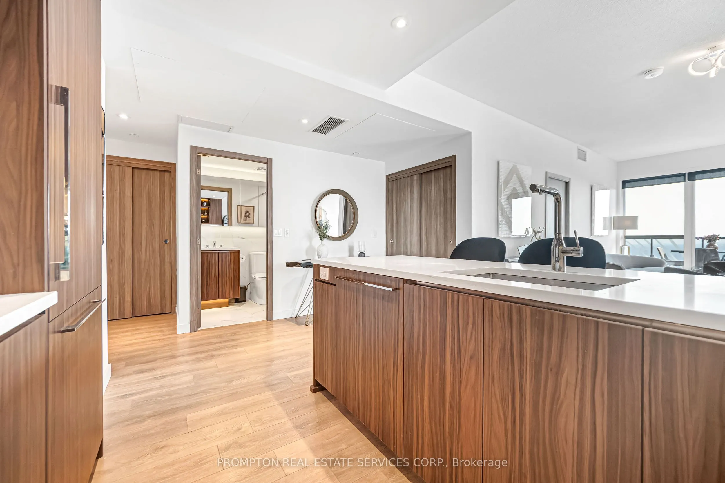 25 Mcmahon Drive #1803