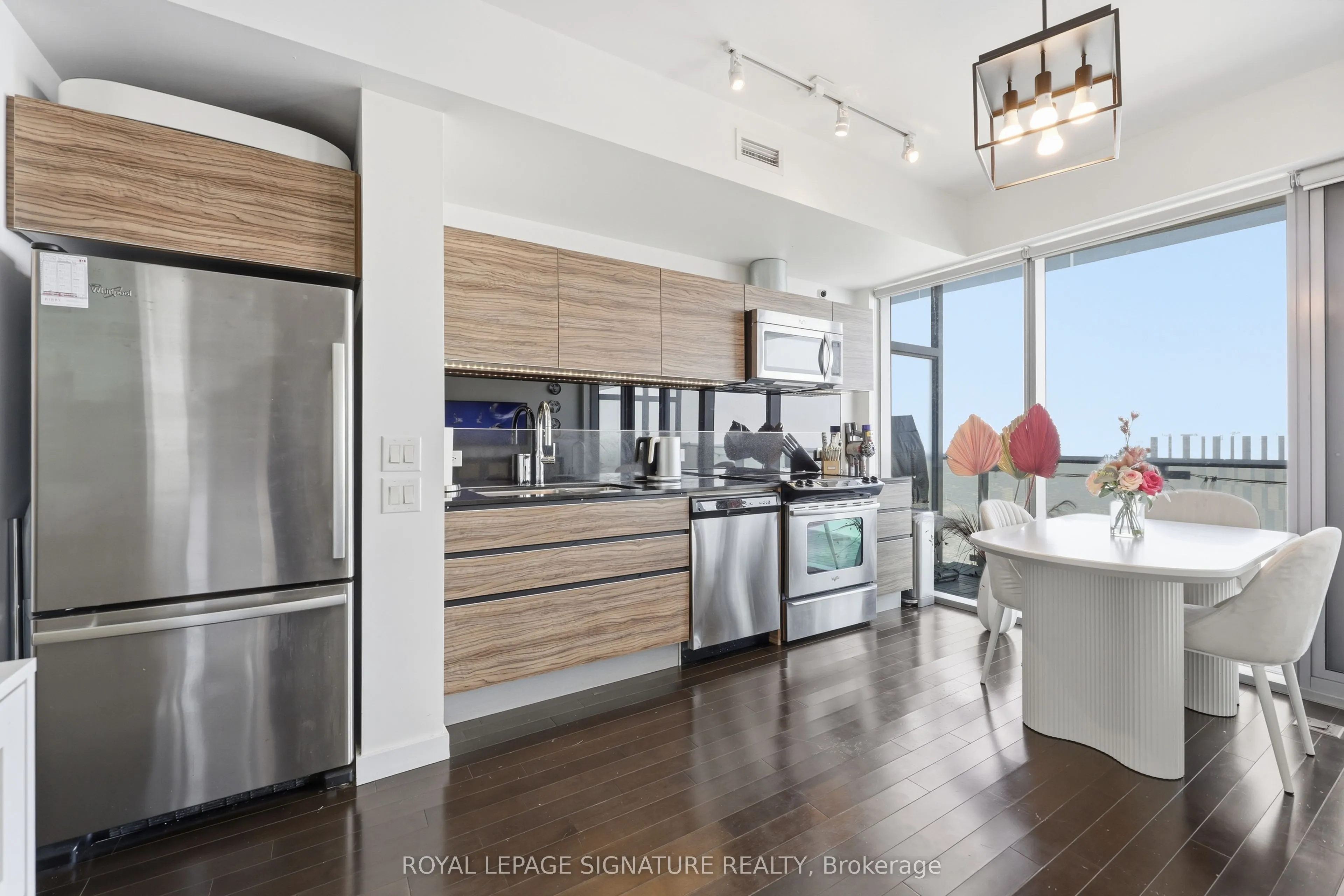 390 Cherry Street #2805