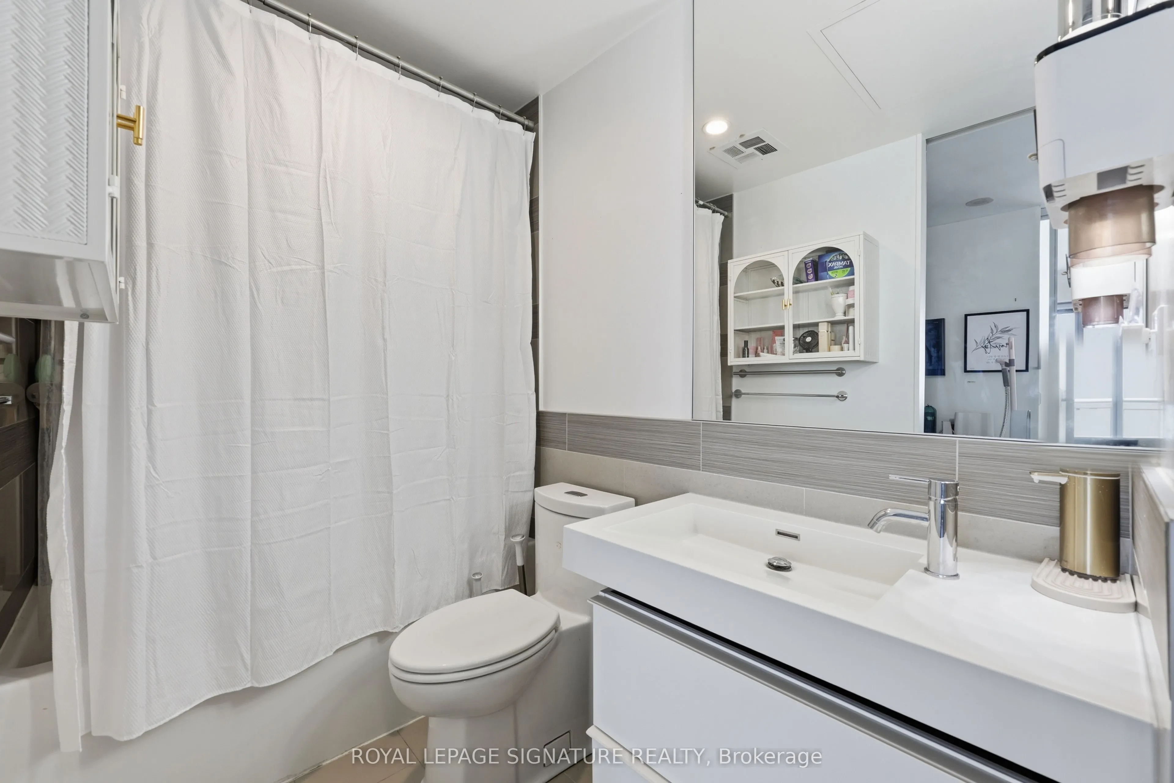 390 Cherry Street #2805