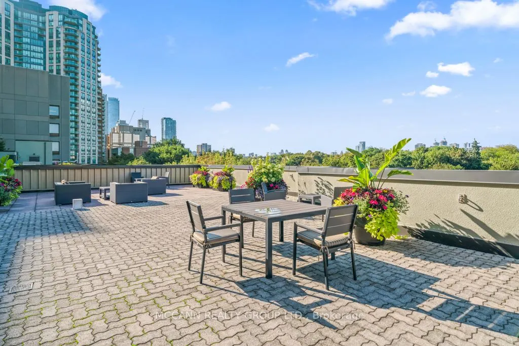 360 Bloor Street E #301