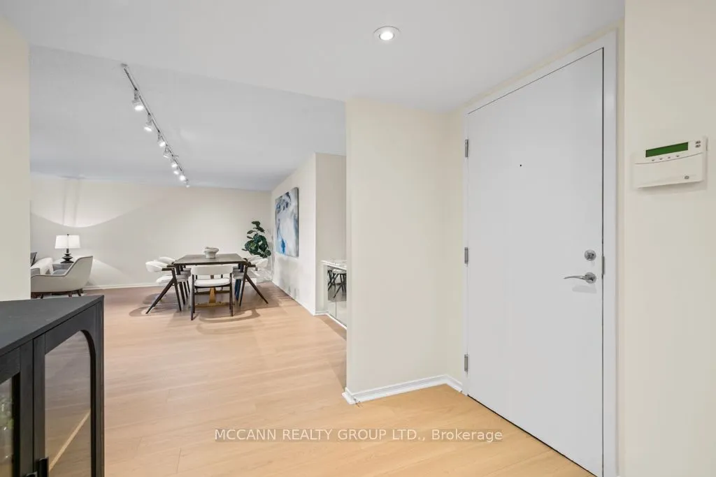 360 Bloor Street E #301