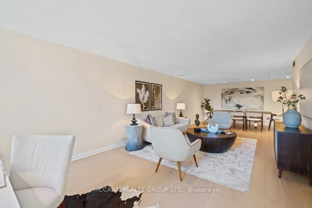360 Bloor Street E #301