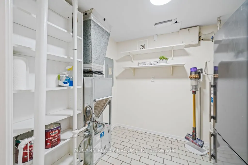 360 Bloor Street E #301